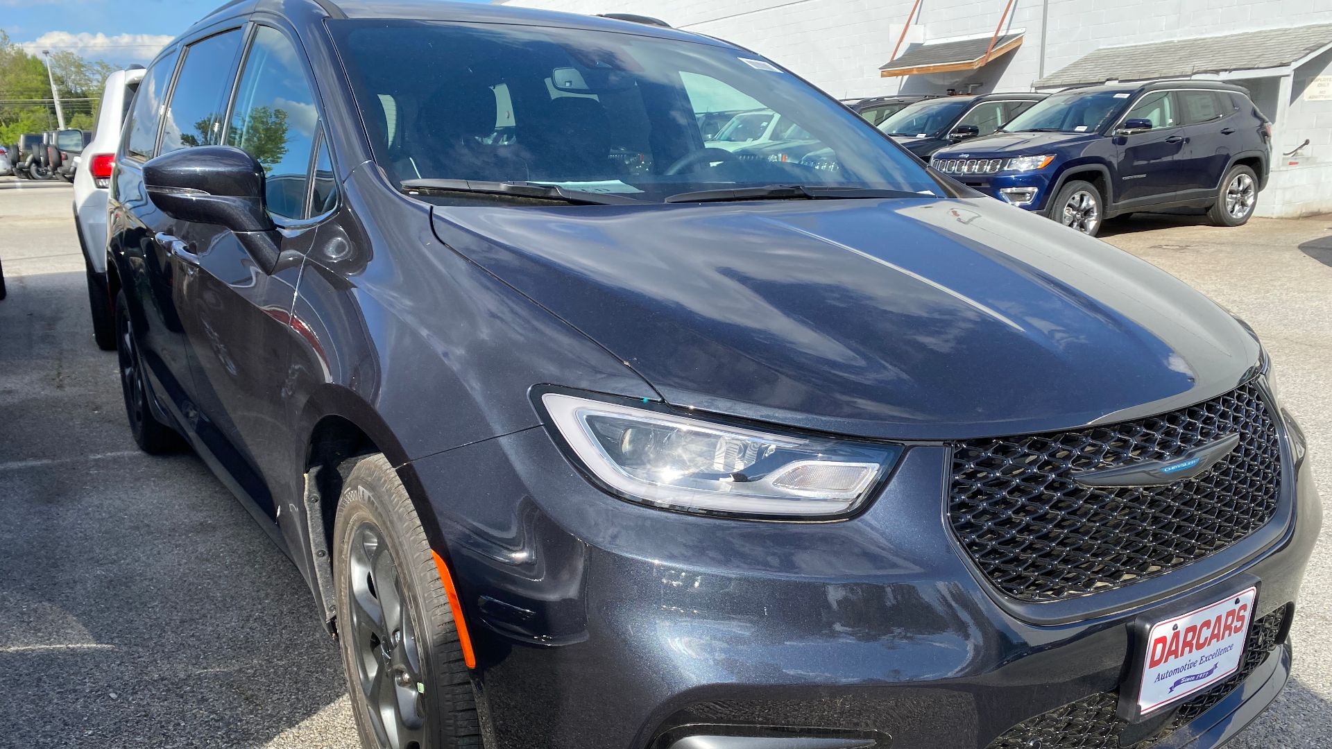 File:2021 Chrysler Pacifica S Hybrid 1of4.jpg