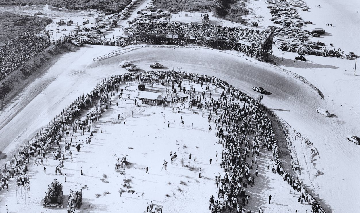 Gettyimages  - 108936580, Daytona Beach north turn 