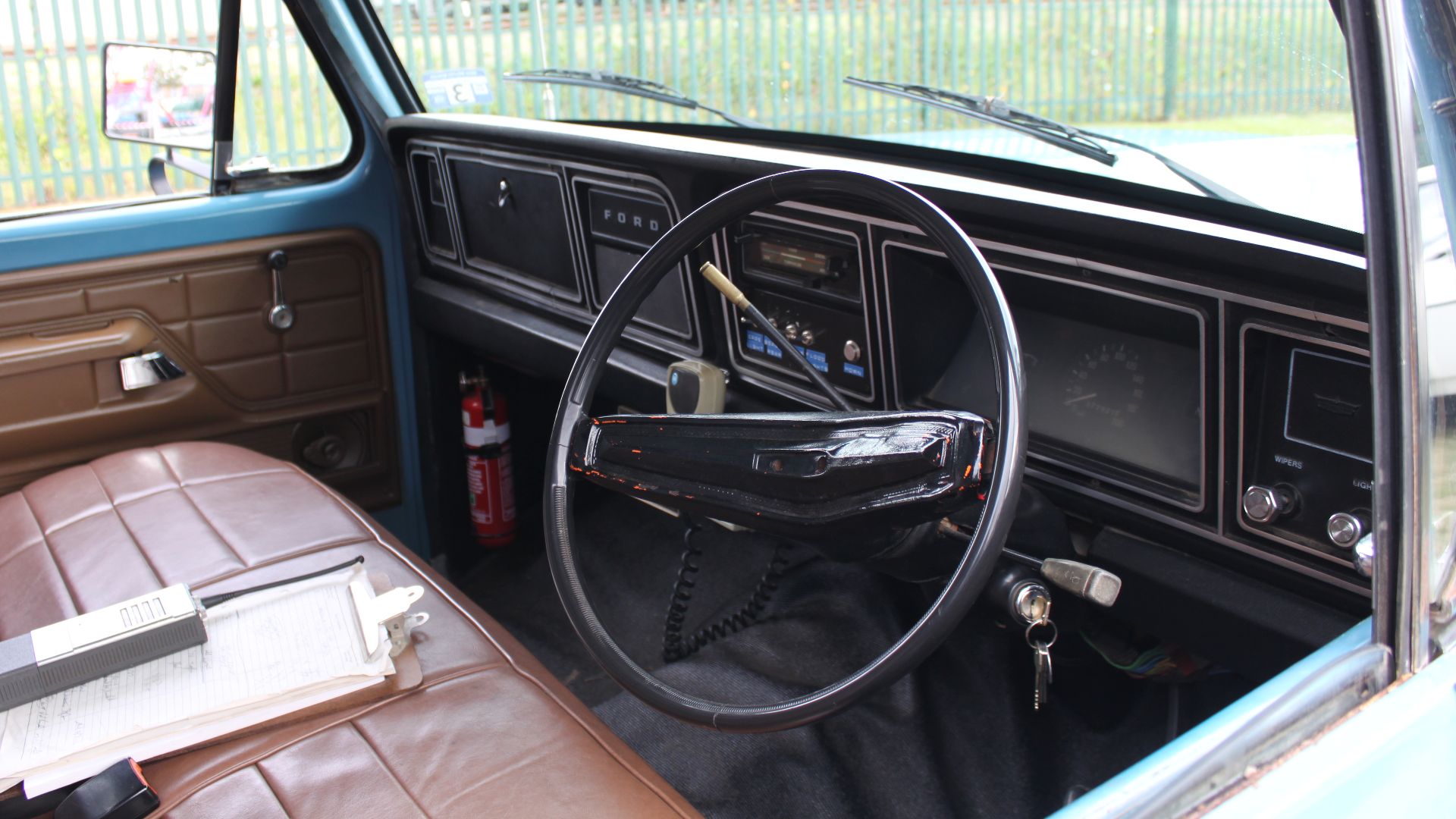 File:Ford F100 Custom Police Wagon (16167529026).jpg