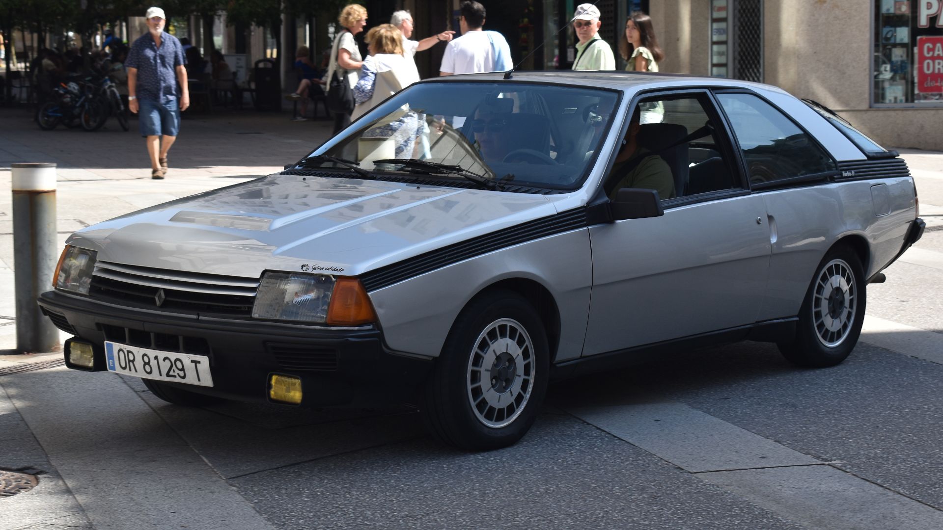 File:Renault Fuego en Pontevedra.jpg