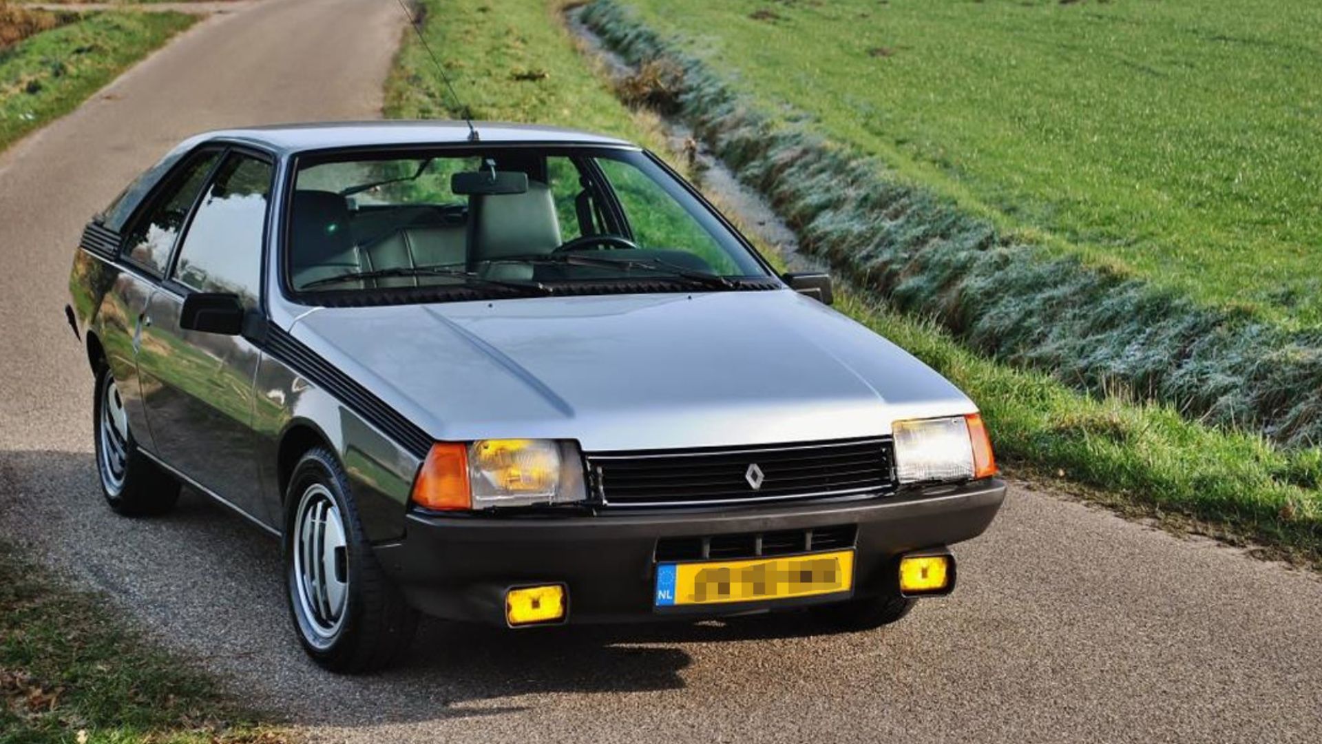 File:Renault-fuego front.jpg