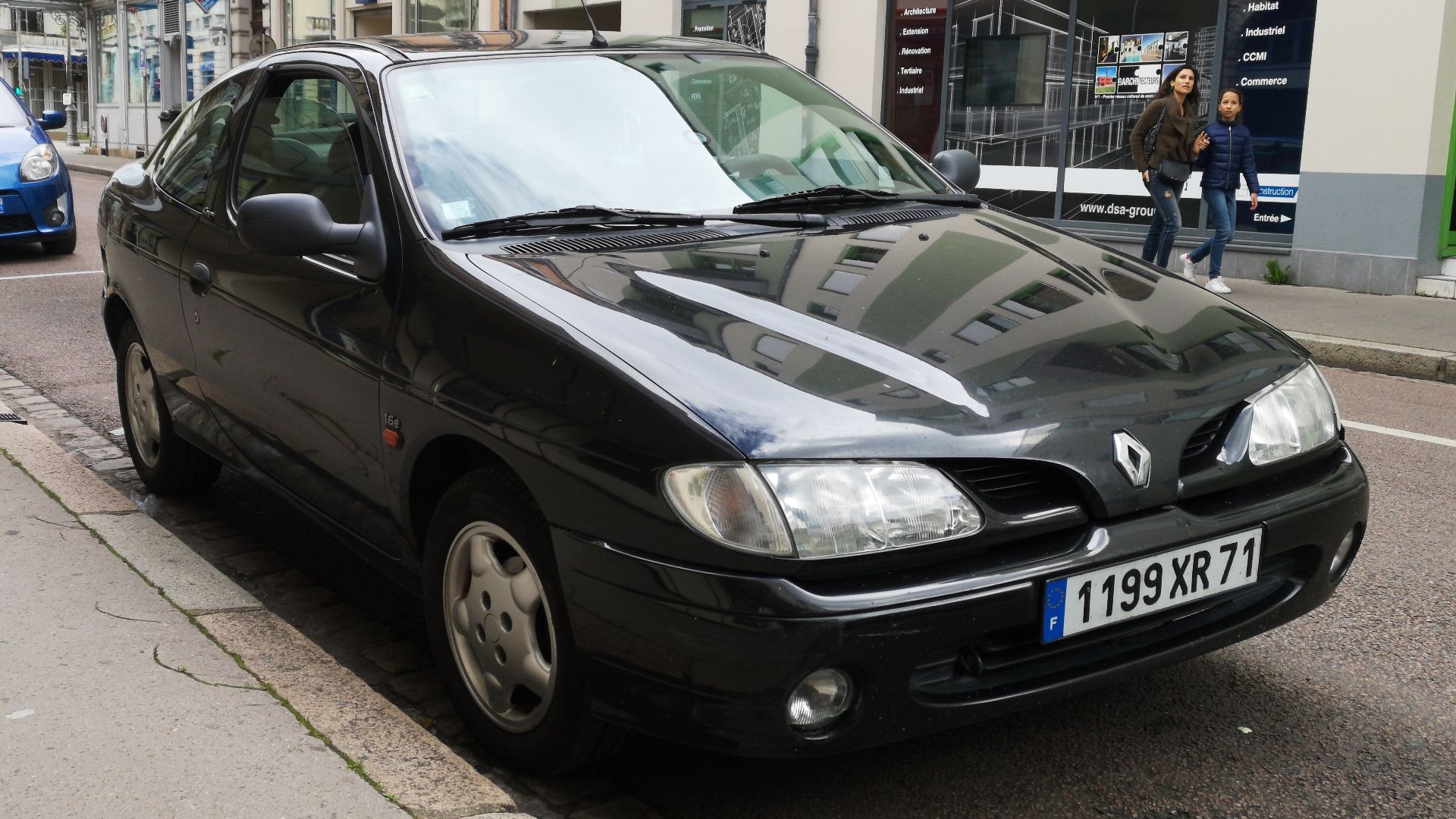 File:Renault Mégane Coupé (48059964118).jpg