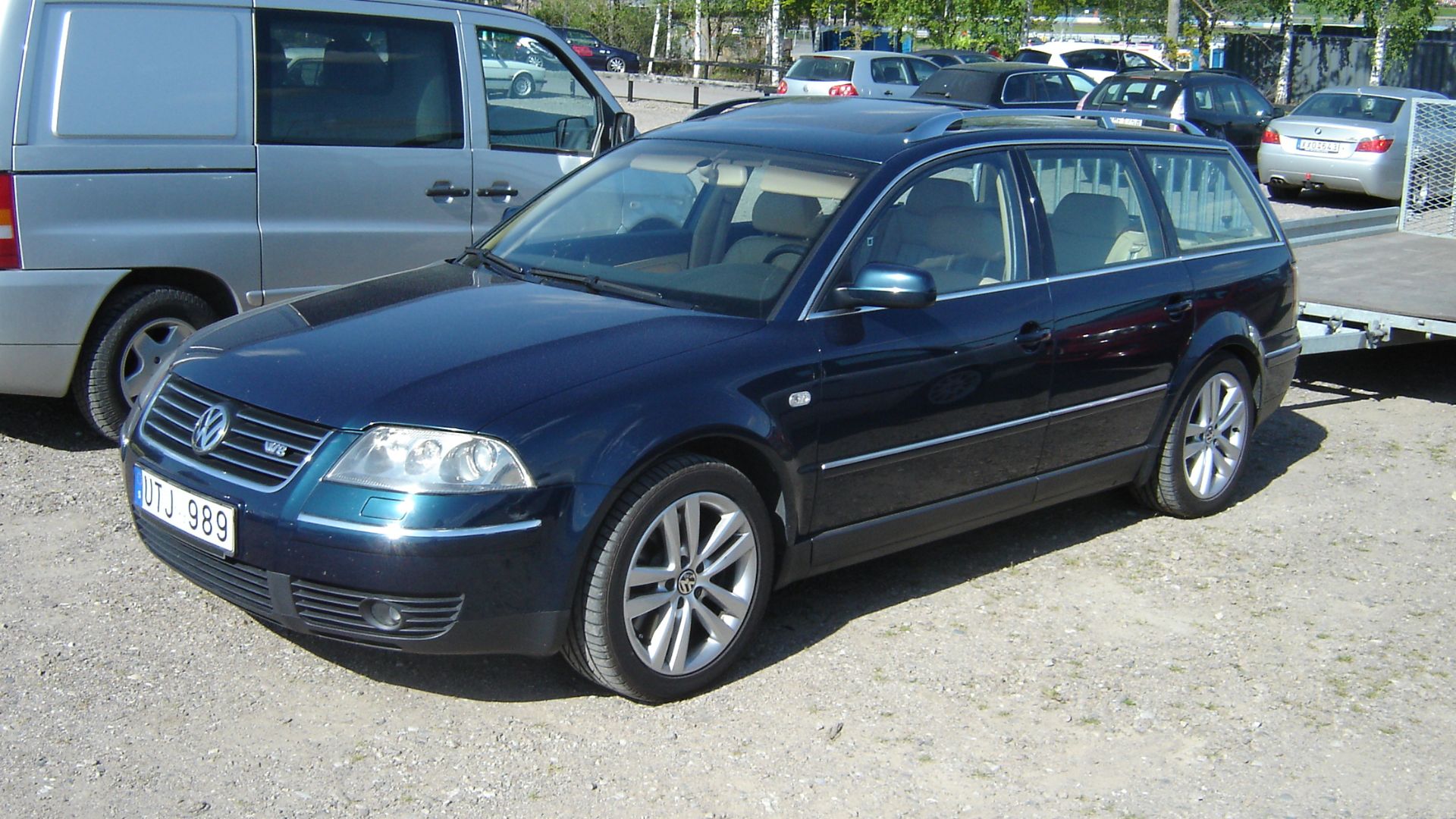 File:Volkswagen Passat W8 (3550273834).jpg