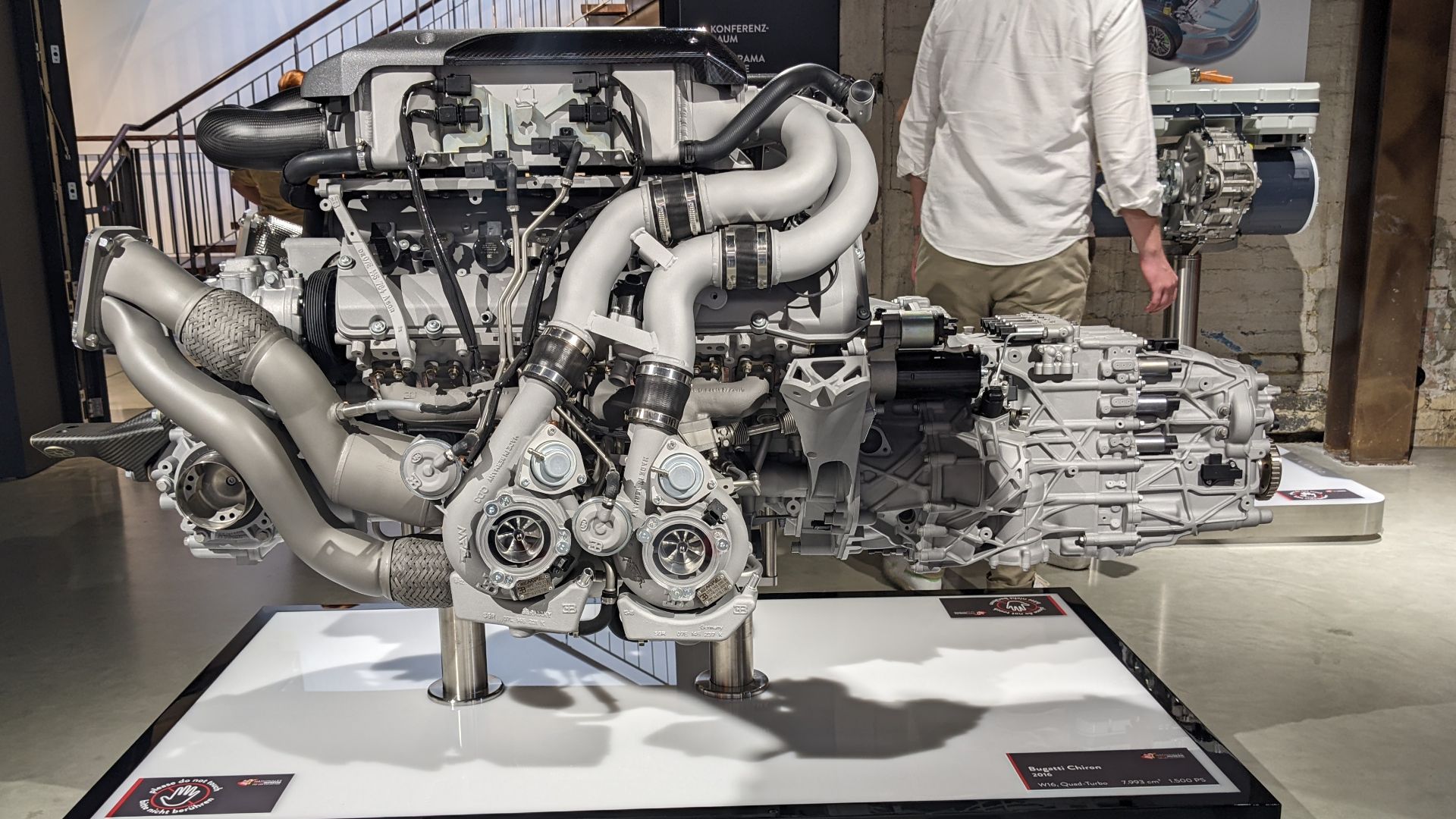 File:Bugatti W16 Engine (53248015612).jpg