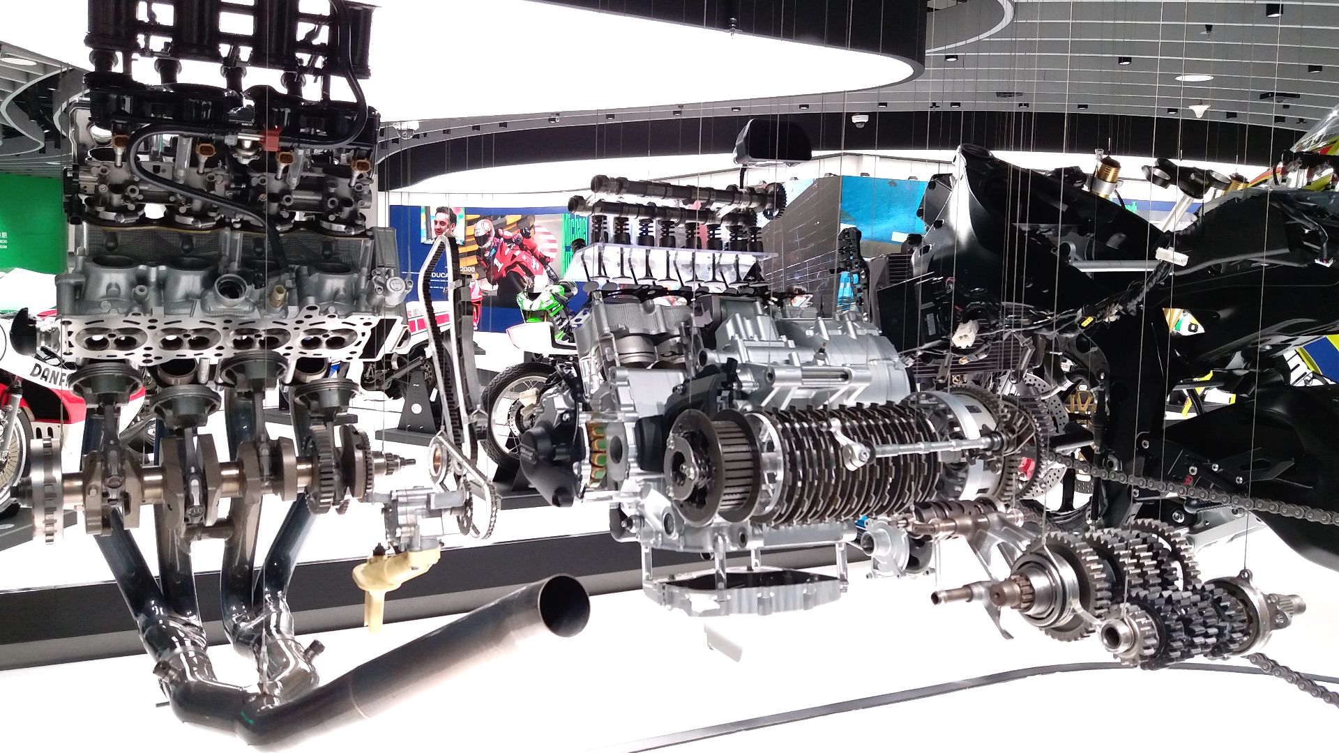 File:Vehicle parts displayed.jpg