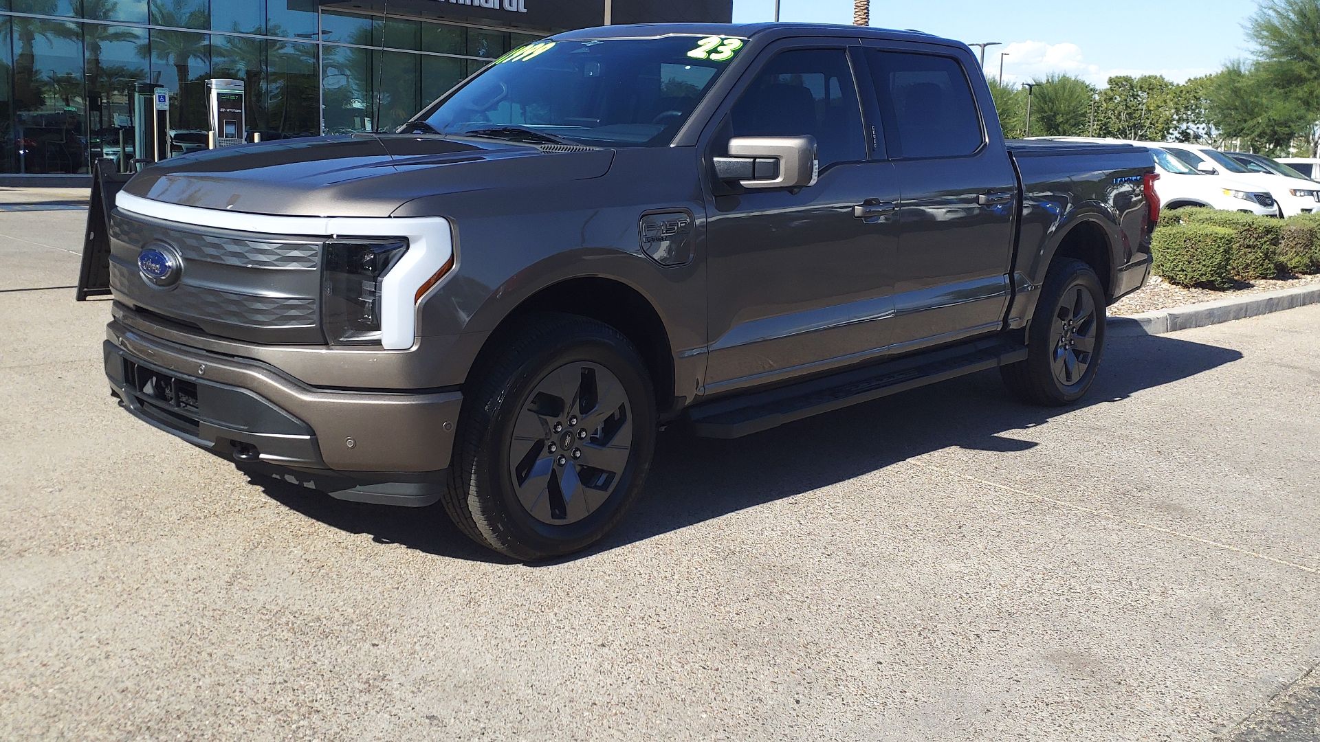 File:23 Ford F-150 Lightning Lariat.jpg