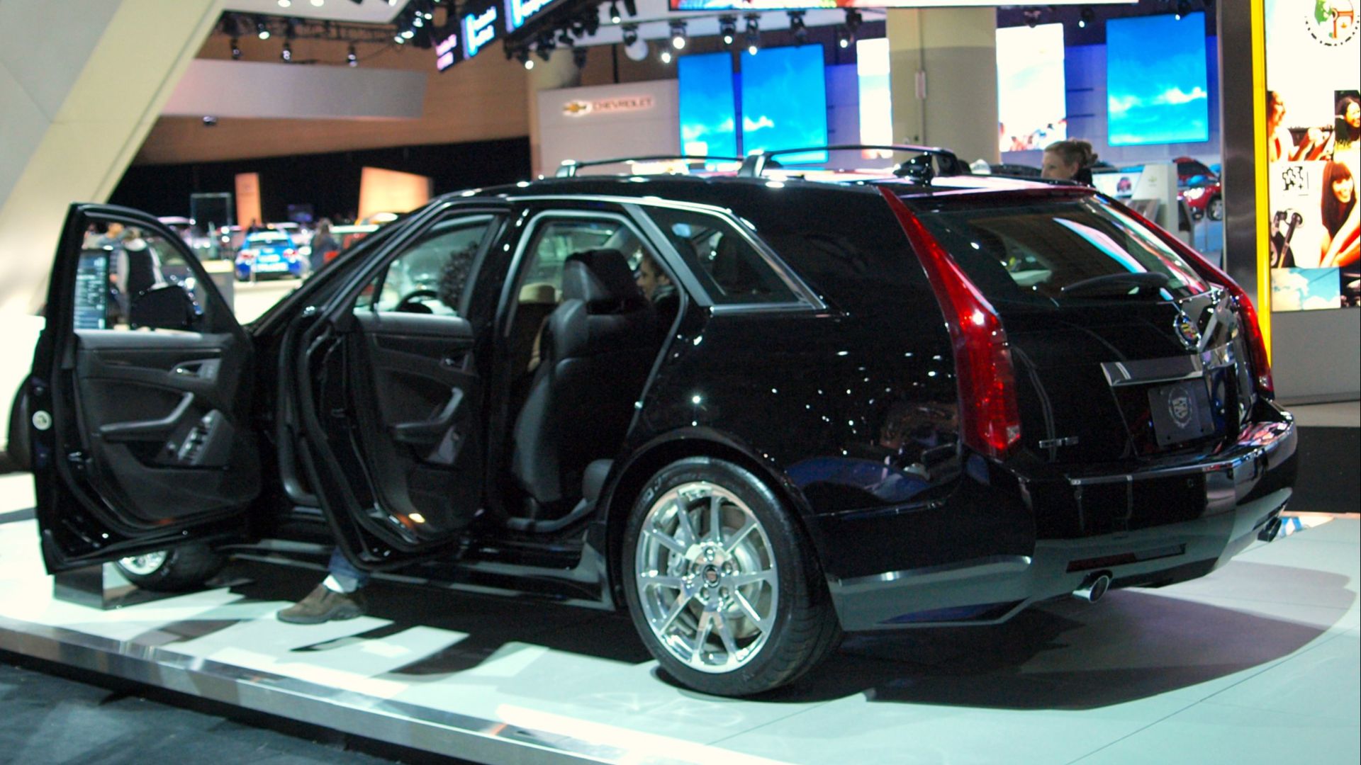 File:2011 Cadillac CTS Sport Wagon (5488228030).jpg