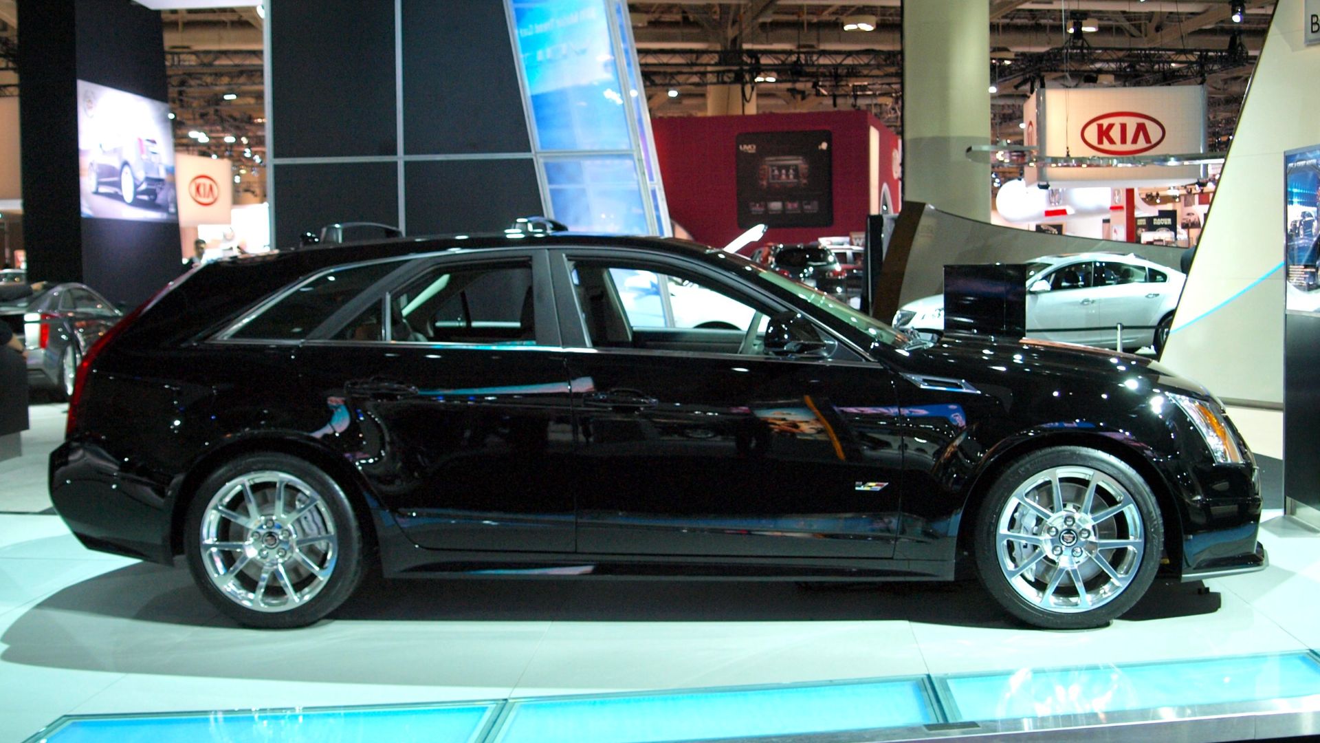 File:2011 Cadillac CTS Sport Wagon (5490287515).jpg
