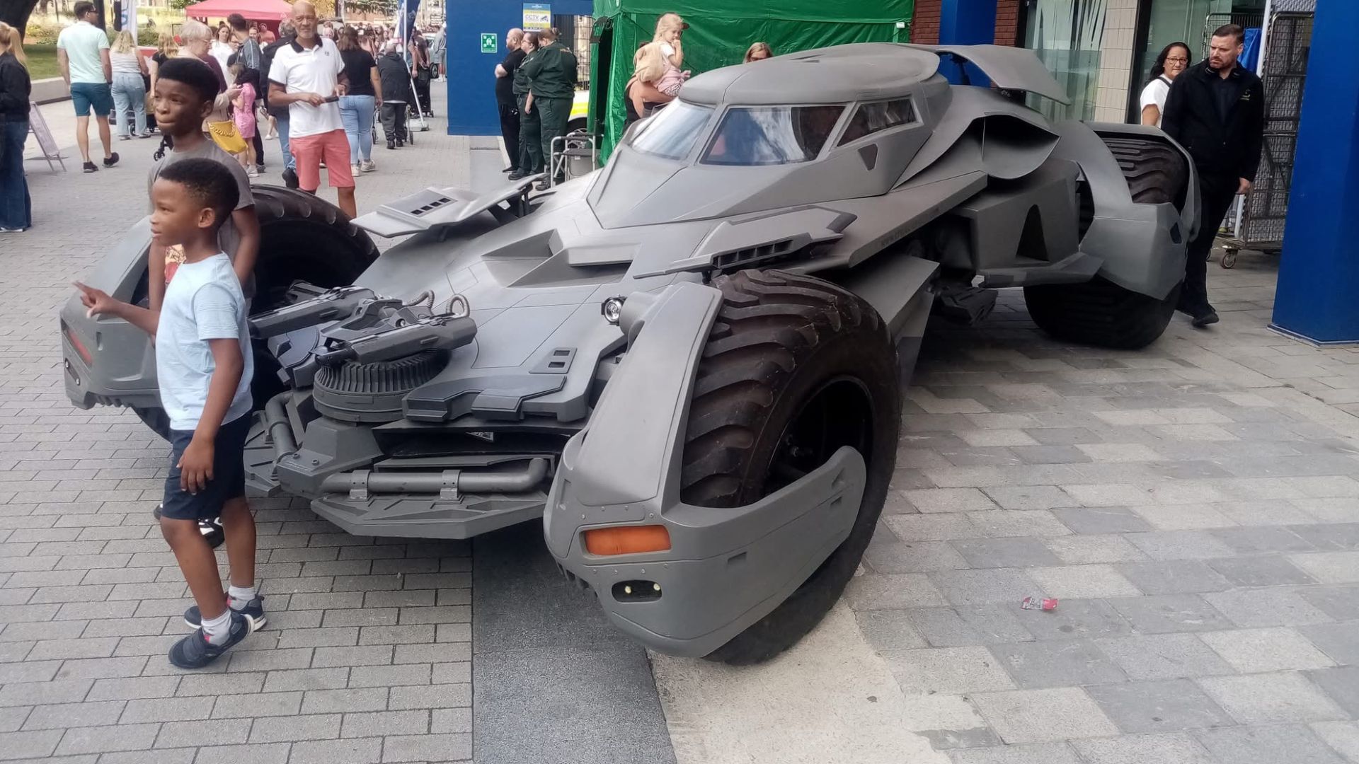 File:Grey replica of the Batmobile from the Batman v Superman movie with functional lights and detail, displayed at the Love Chatham Festival on Military Road, Chatham, Kent, England, on 30 August 2025.jpg
