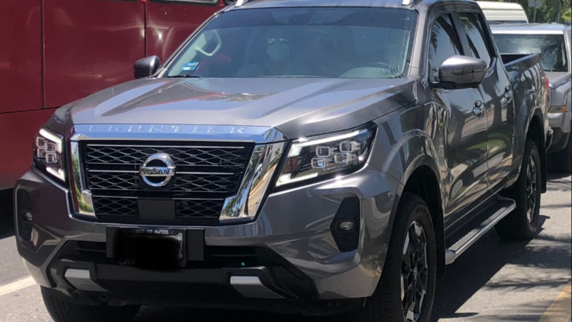 File:2021 Nissan NP300 Frontier Crew Cab.jpg