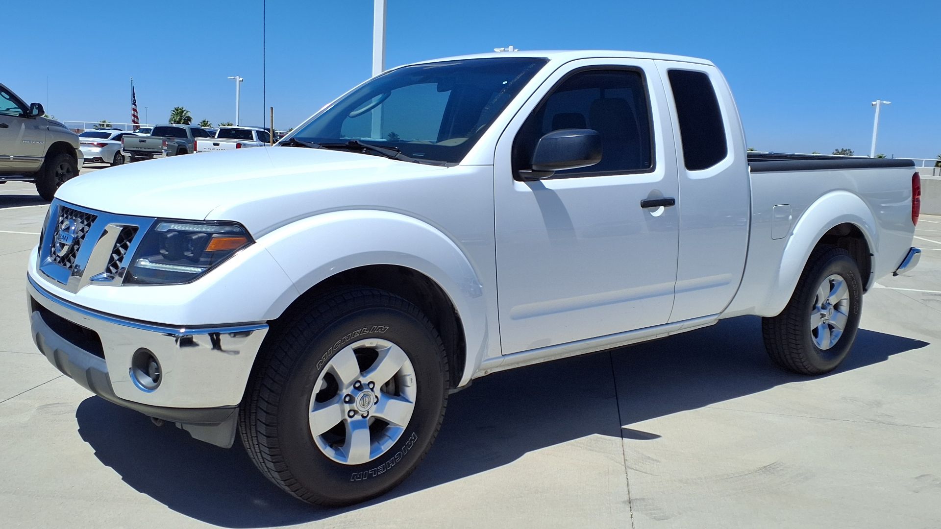 File:11 Nissan Frontier SV.jpg