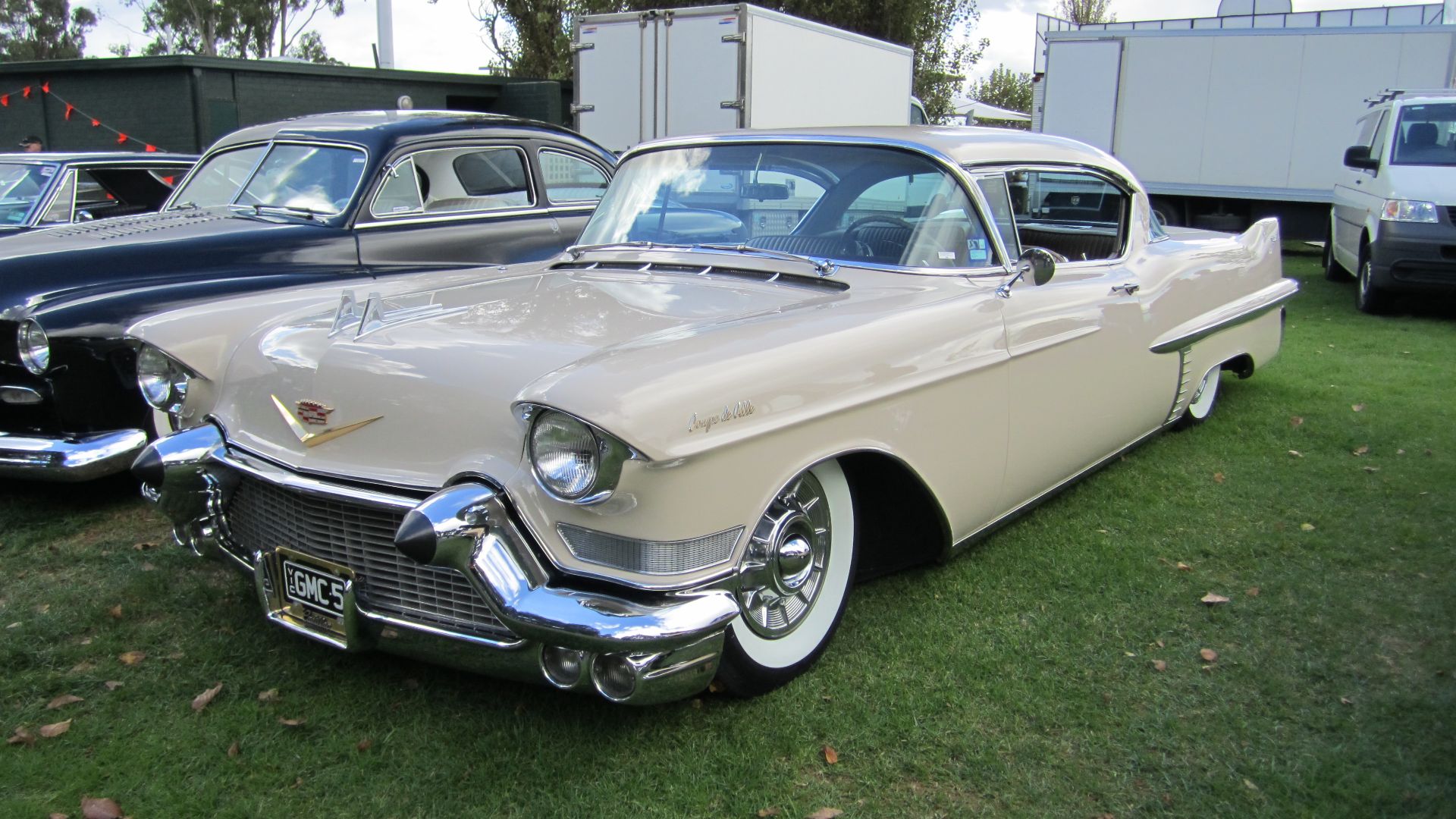File:1957 Cadillac Coupe deVille.jpg