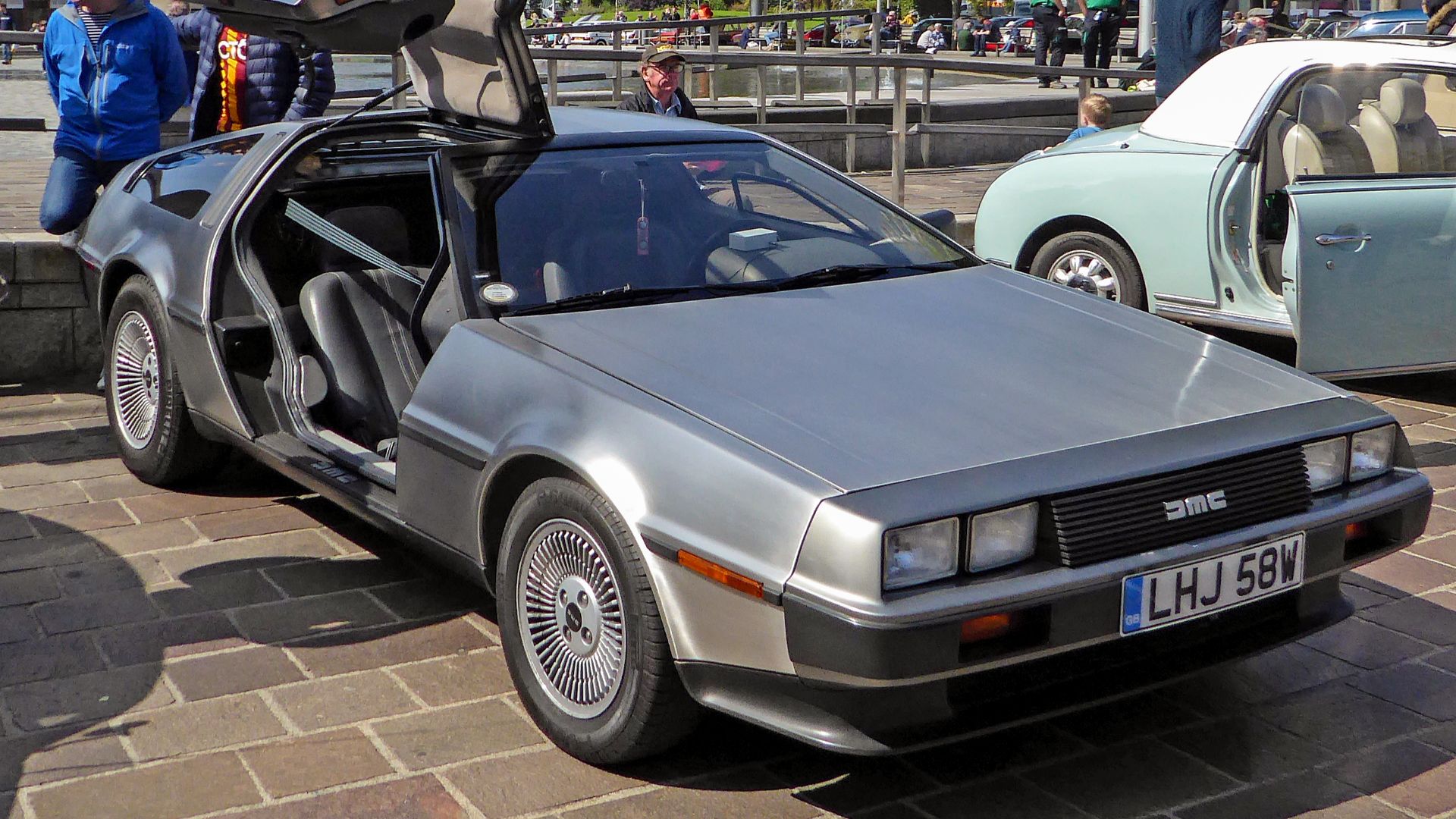 File:DeLorean DMC 12 (1981).jpg