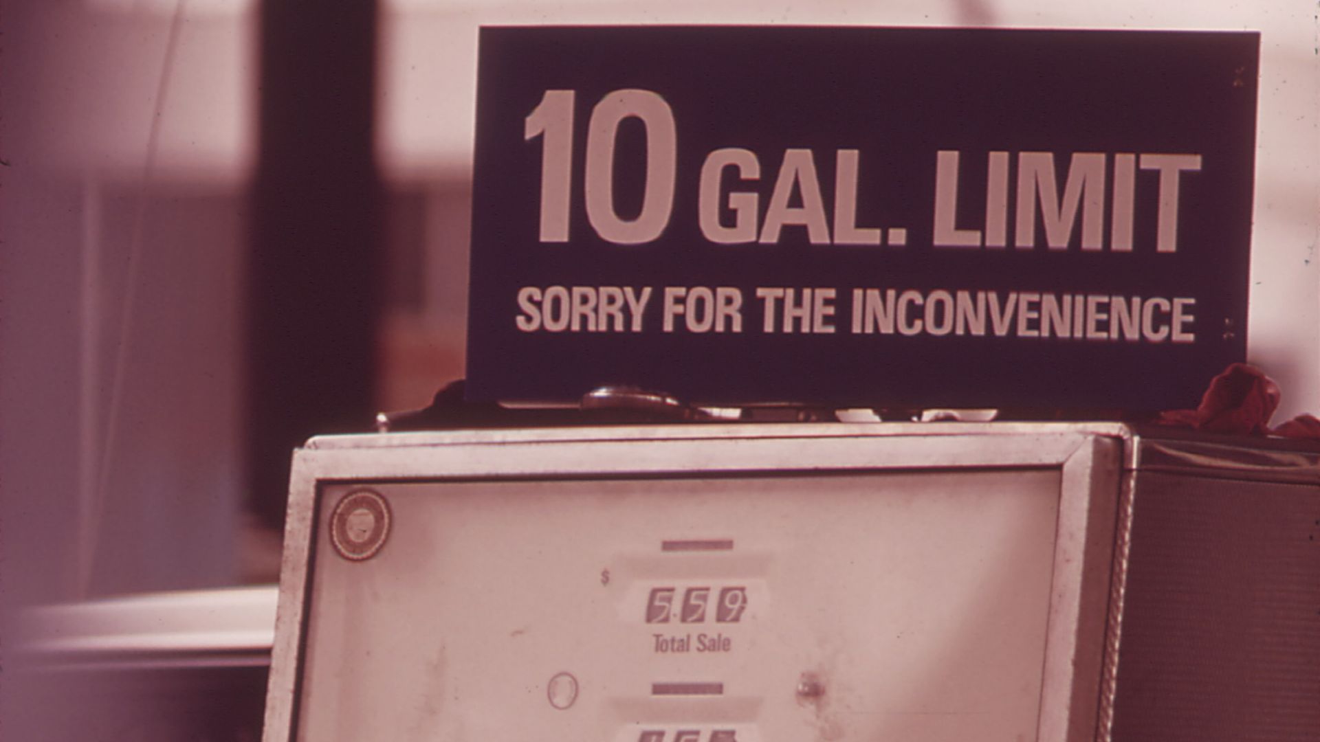 File:GASOLINE SHORTAGE - NARA - 548049.jpg