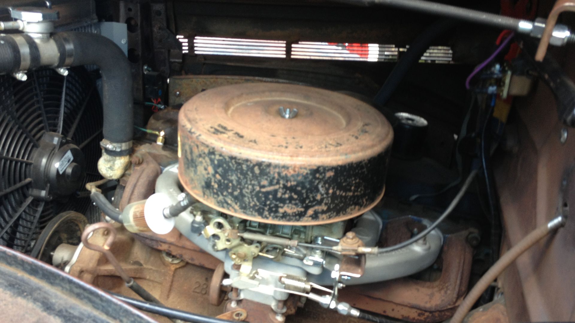 File:1937 Plymouth Slant Back - Slant Six Engine (9321994792).jpg