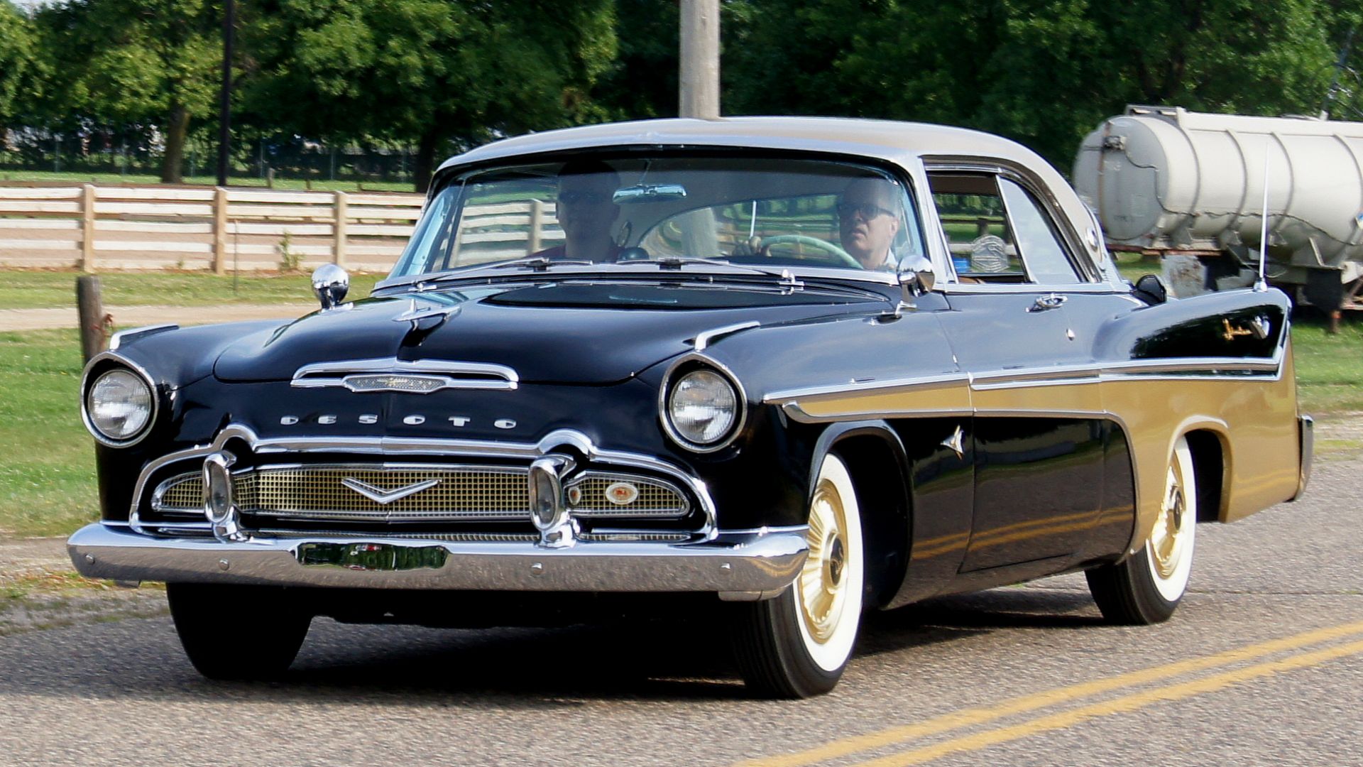 File:1956 DeSoto Adventurer 2.jpg