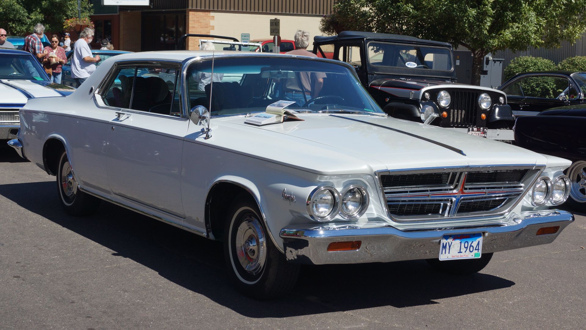 File:1964 Chrysler 300 K (28972827273).jpg