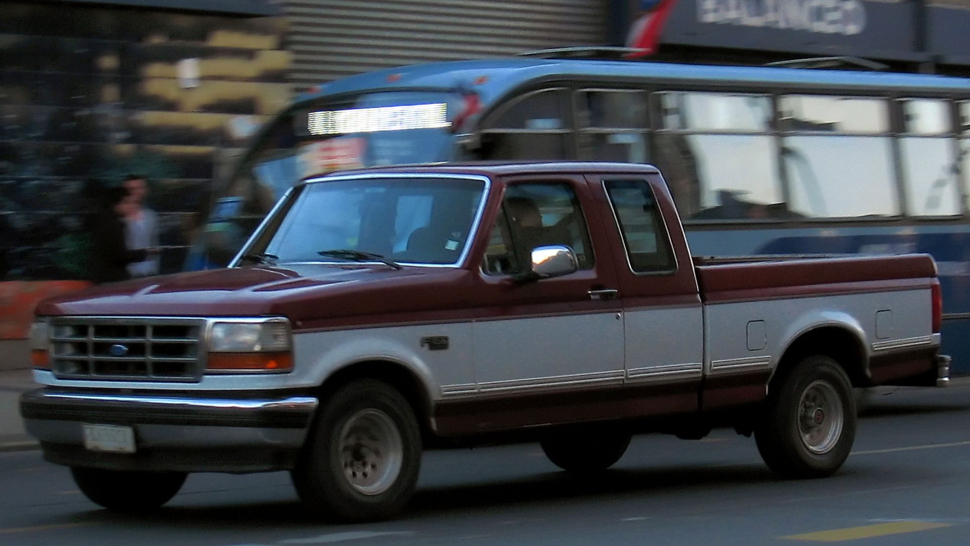 File:Ford F-150 XLT Lariat Super Cab 1993 (16343510572).jpg