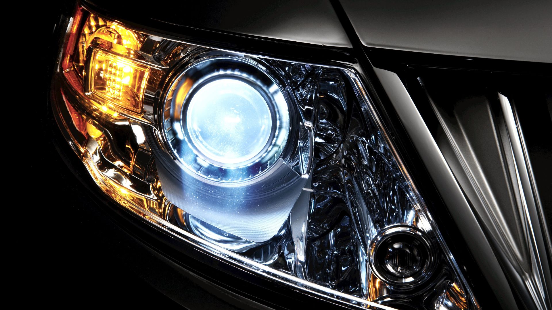 File:Lincoln xenon headlamp.jpg
