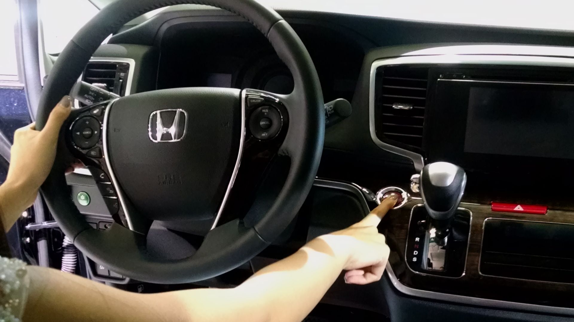 File:Keyless start in Honda Odyssey.jpg