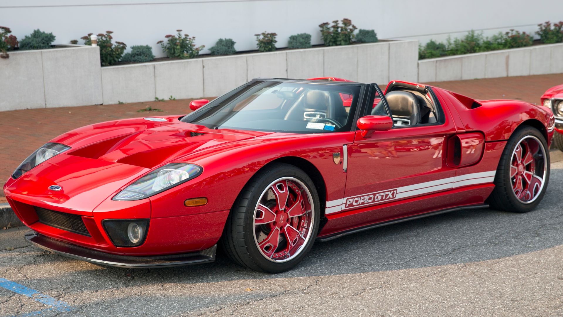 File:2005 Ford GTX-1 number 2 in Red, front left.jpg