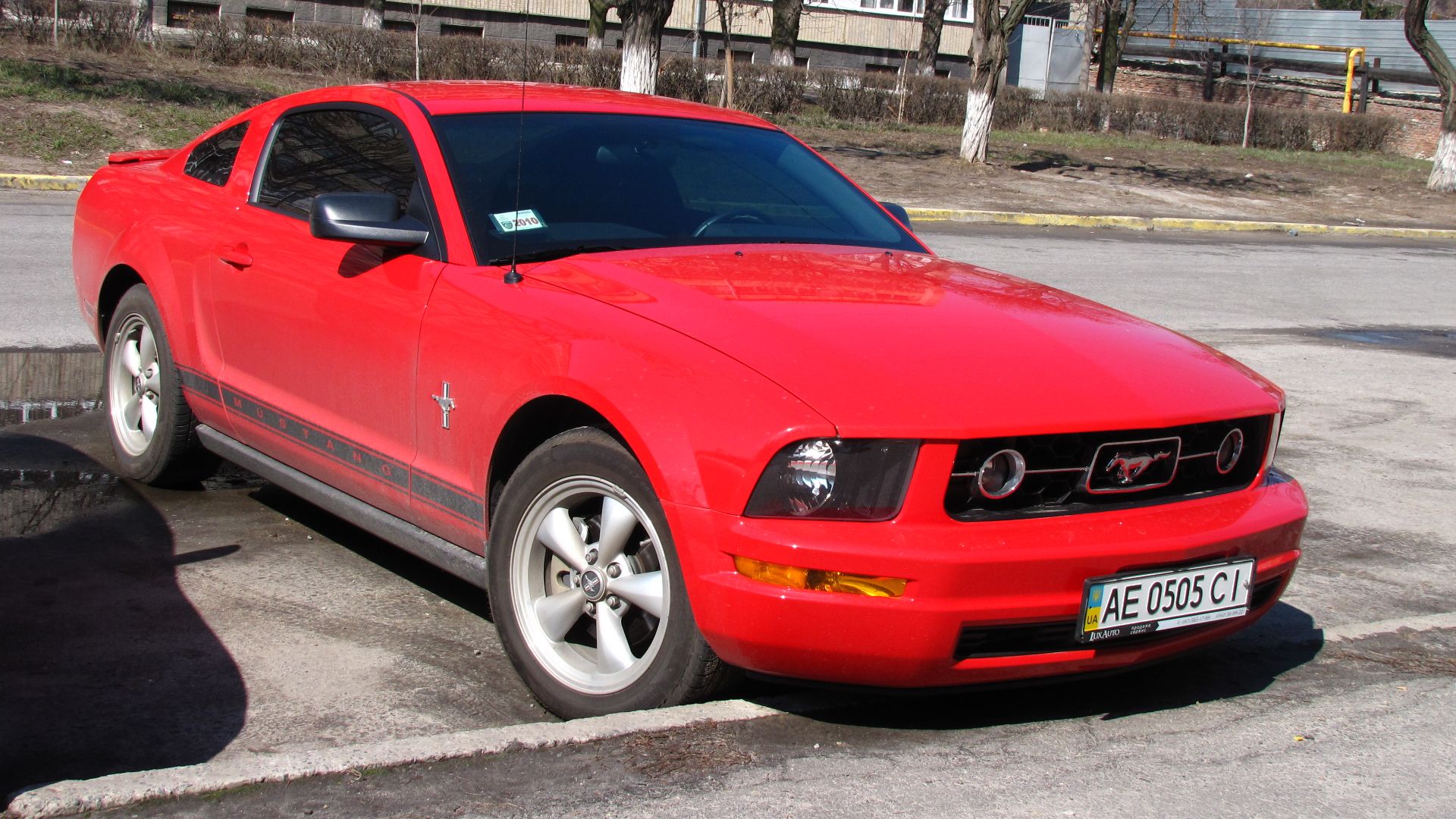 File:Ford Mustang V (2005-2009).jpg