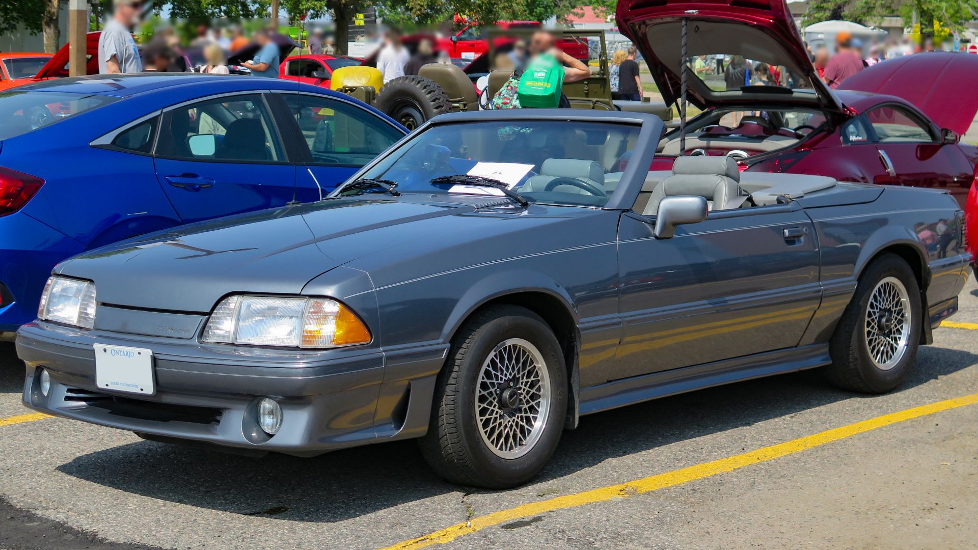 File:1988 Ford Mustang ASCMcLaren Limited Edition Convertible in Dark Gray Metallic, front left (Queen Street 2023).jpg