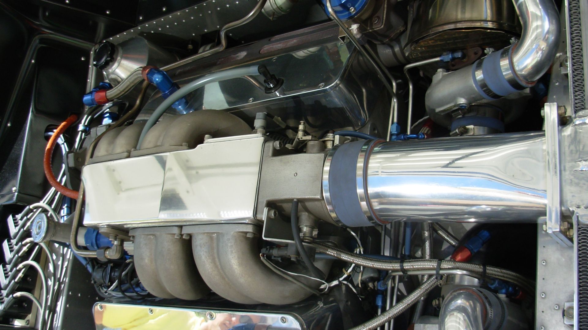File:Vector W8 Twin Turbo engine.jpg