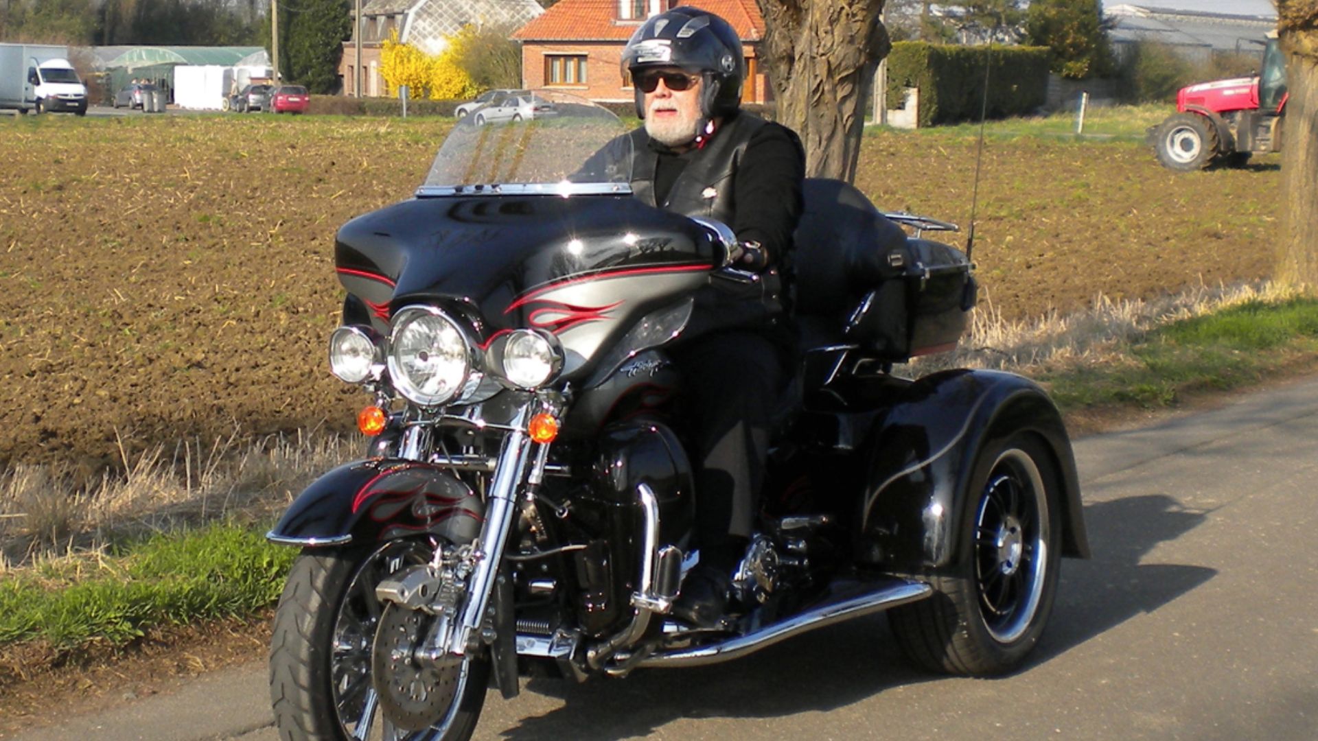 File:Harley-eml.jpg
