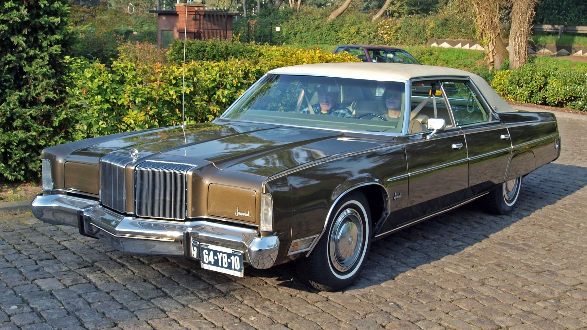 File:1974 Imperial LeBaron 4dr Hardtop sedan (YM43).jpg