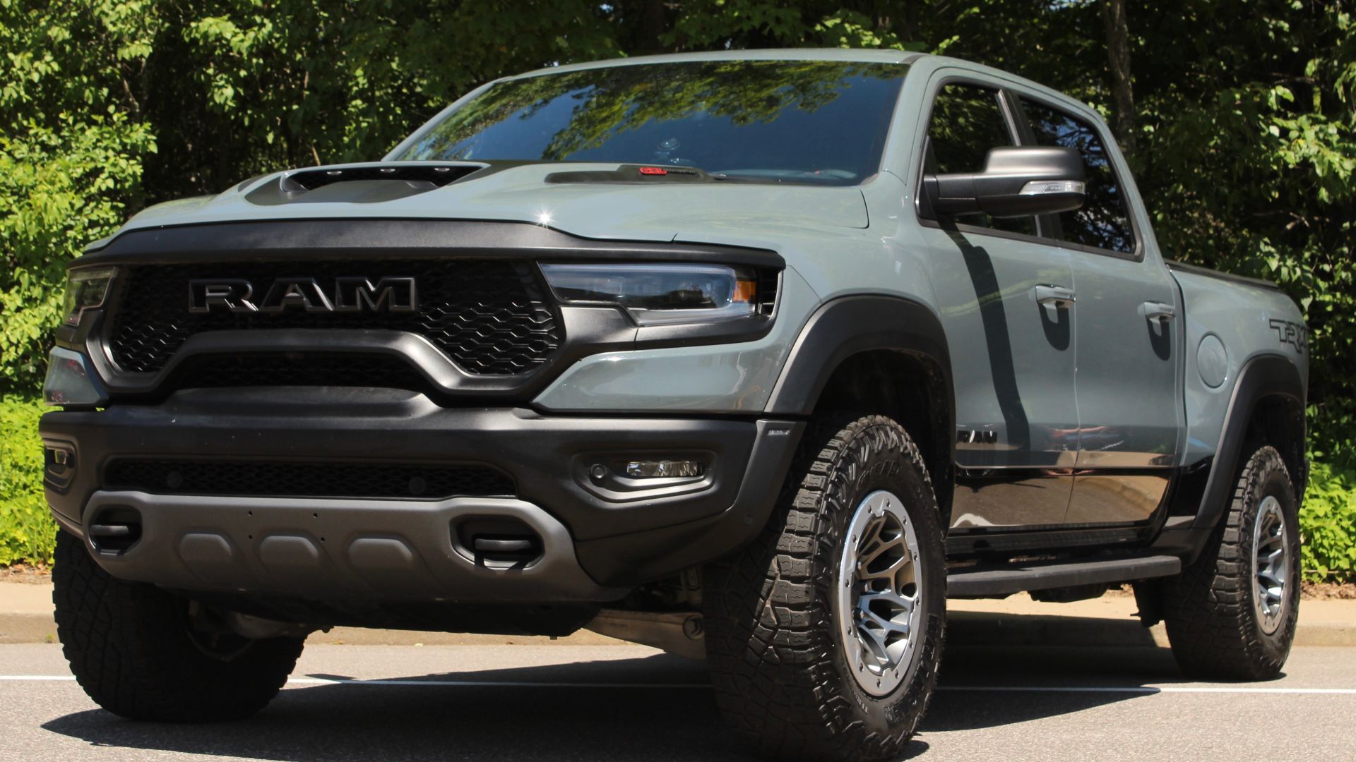 File:2021-22 RAM 1500 TRX.jpg