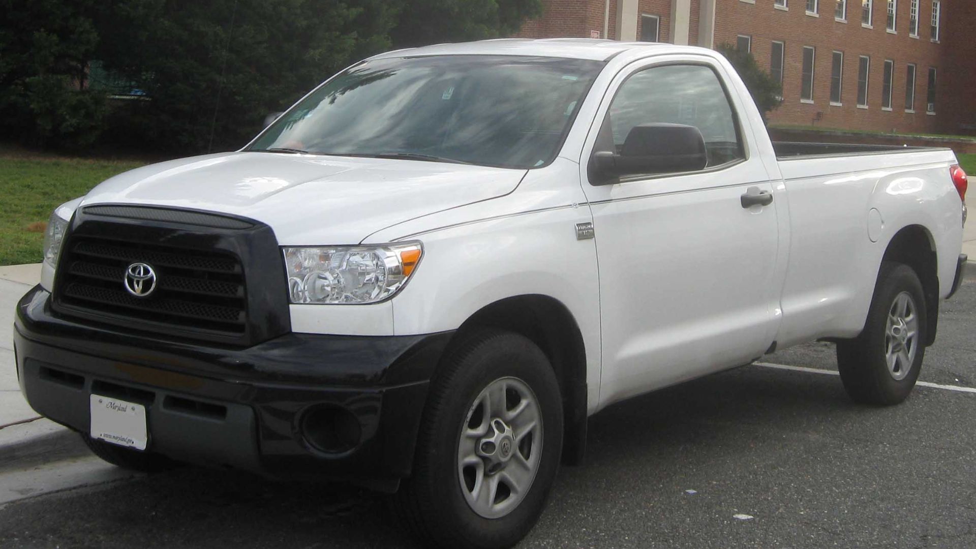 File:2nd Toyota Tundra regular cab.jpg