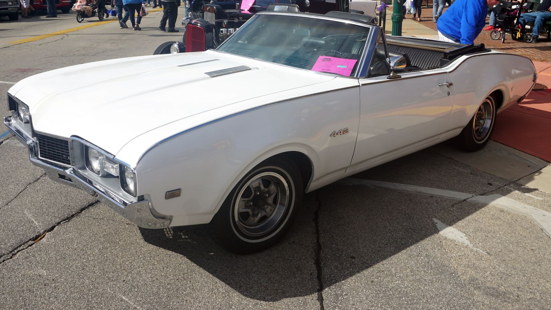 File:2022 Downtown West Allis Classic Car Show 043 (1968 Oldsmobile Cutlass).jpg
