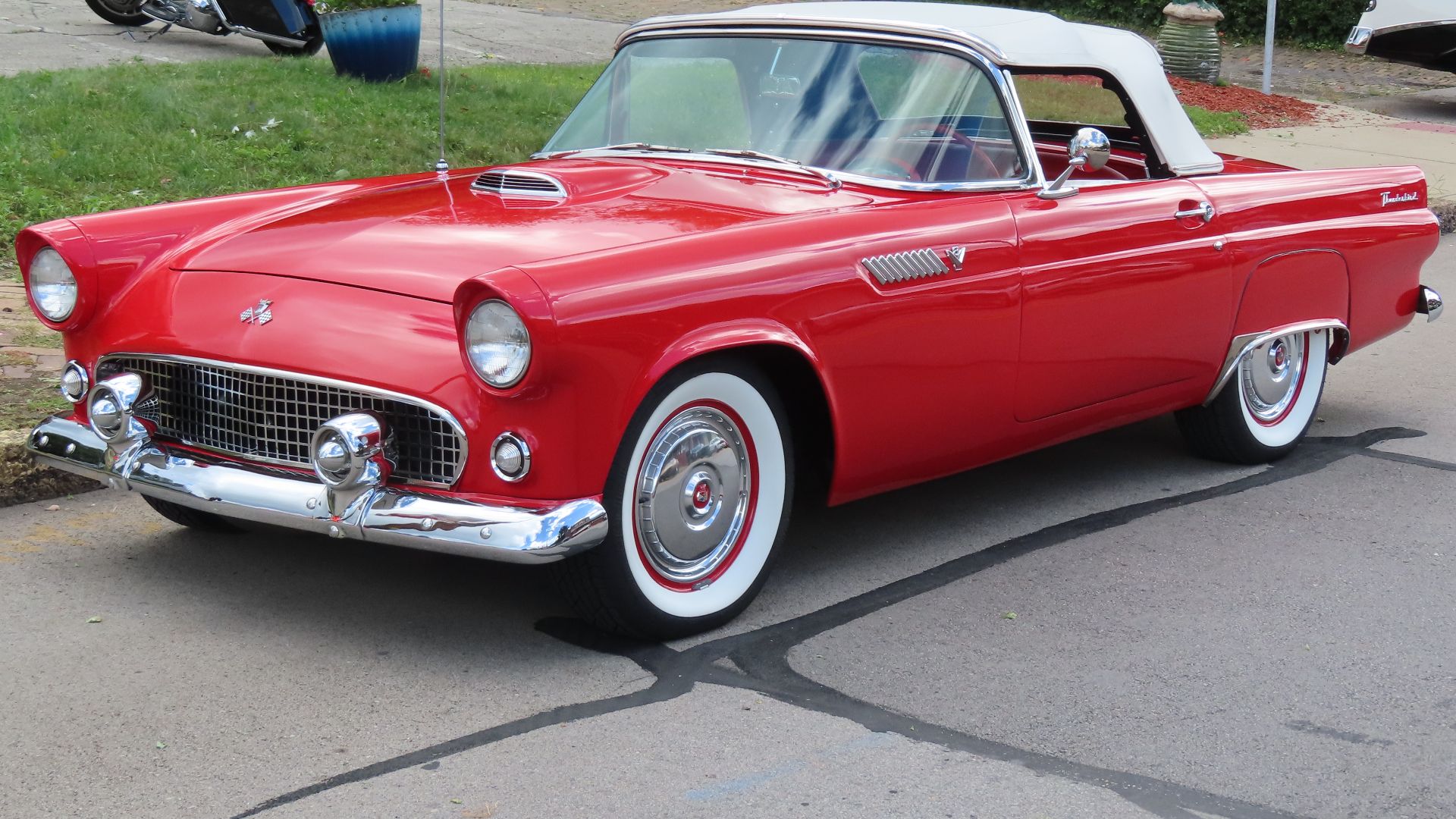 File:1955 Ford Thunderbird, front left, 09-07-2024.jpg