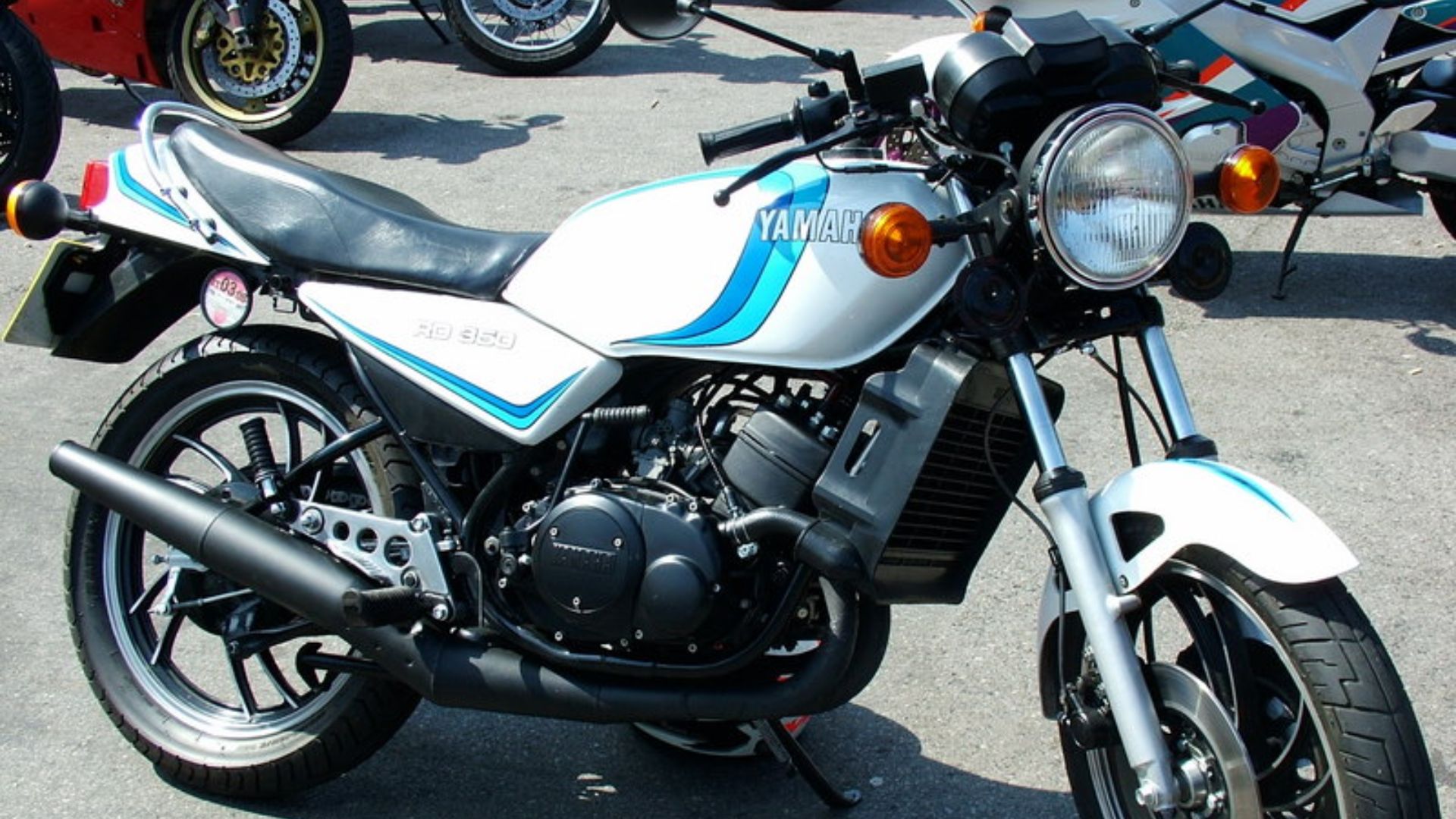 File:Yamaha RD350LC 01.jpg