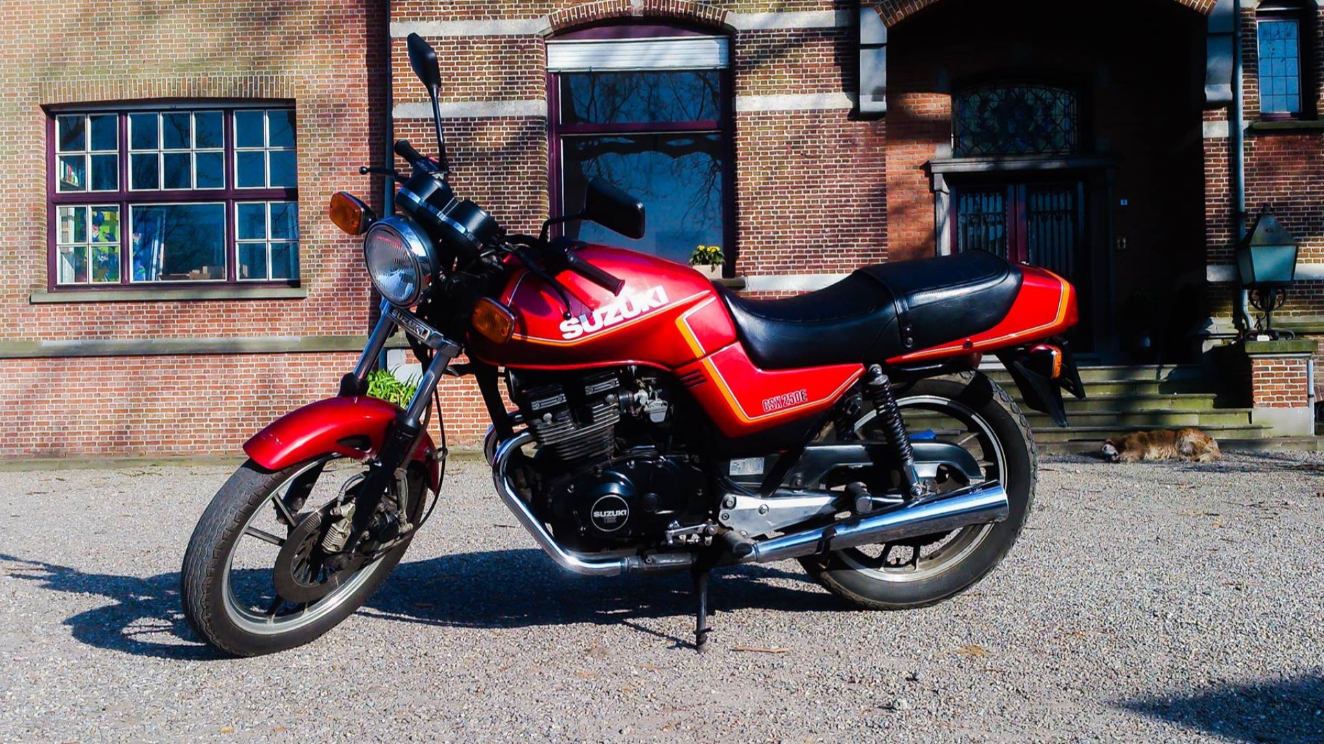 File:Suzuki gsx 250 e.jpg