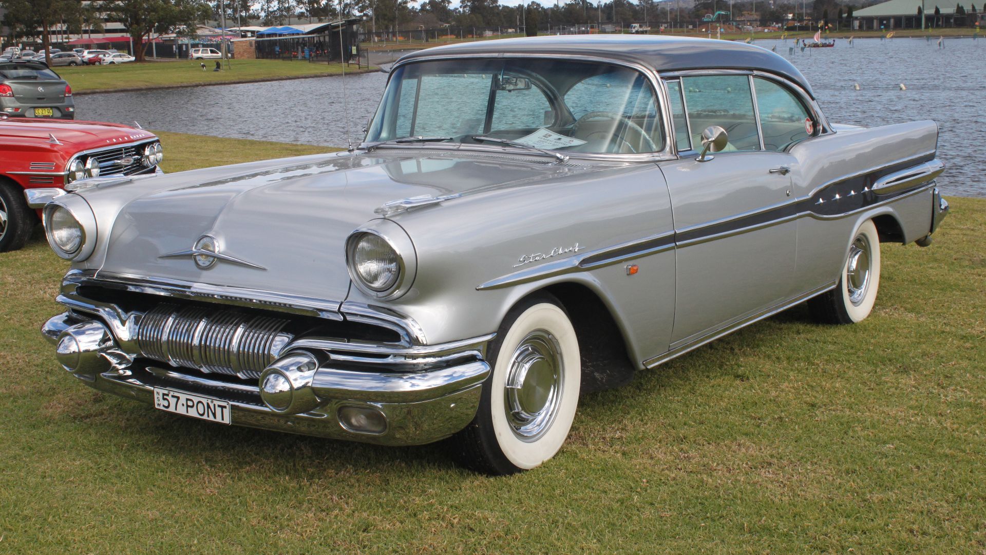 File:1957 Pontiac Star Chief (19545567434).jpg