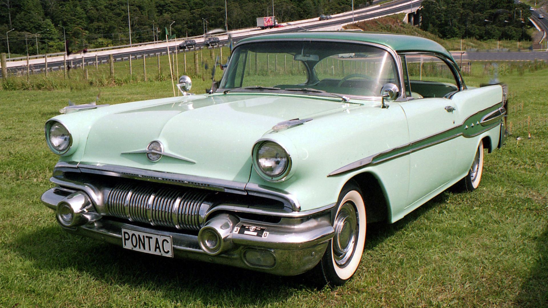 File:1957 Pontiac Super Chief (8362766685).jpg