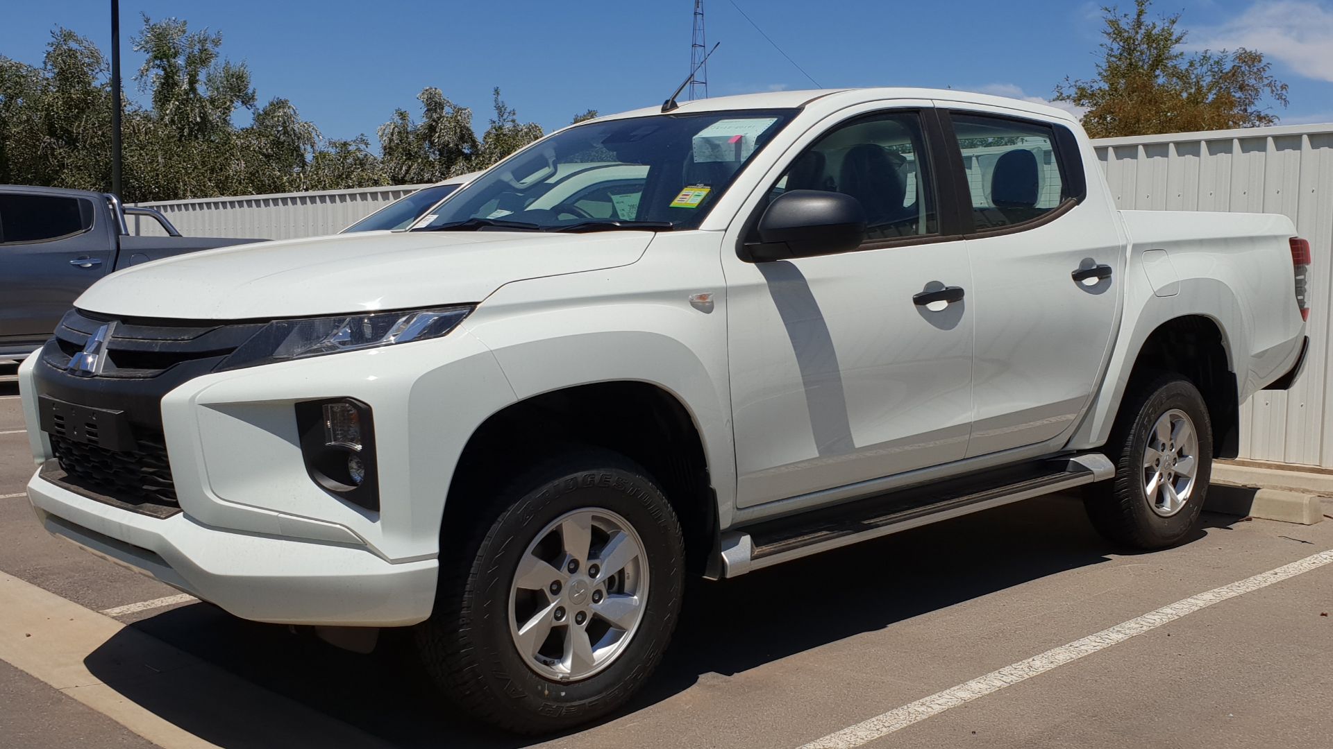 File:2018 Mitsubishi Triton GLX+.jpg