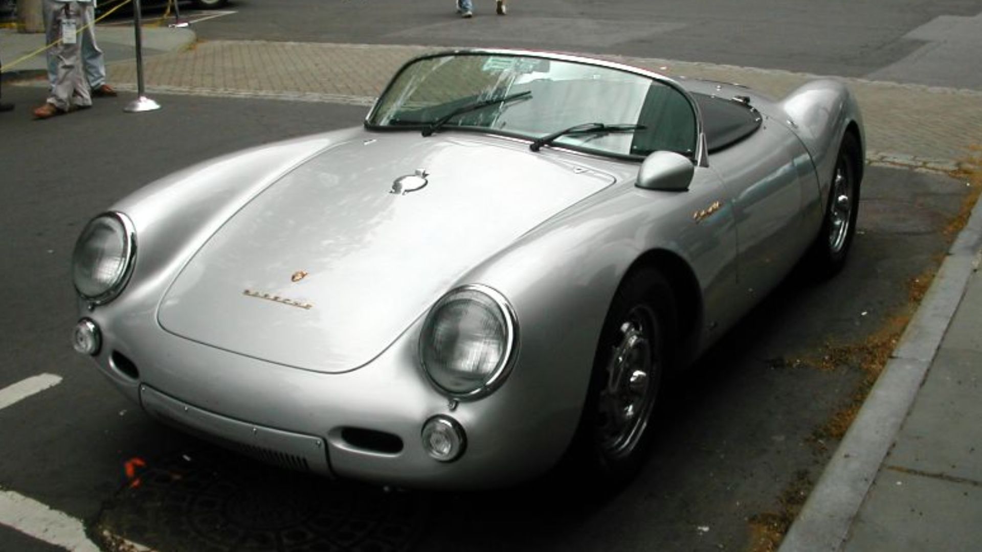 File:Porsche 550 Spyder.jpg