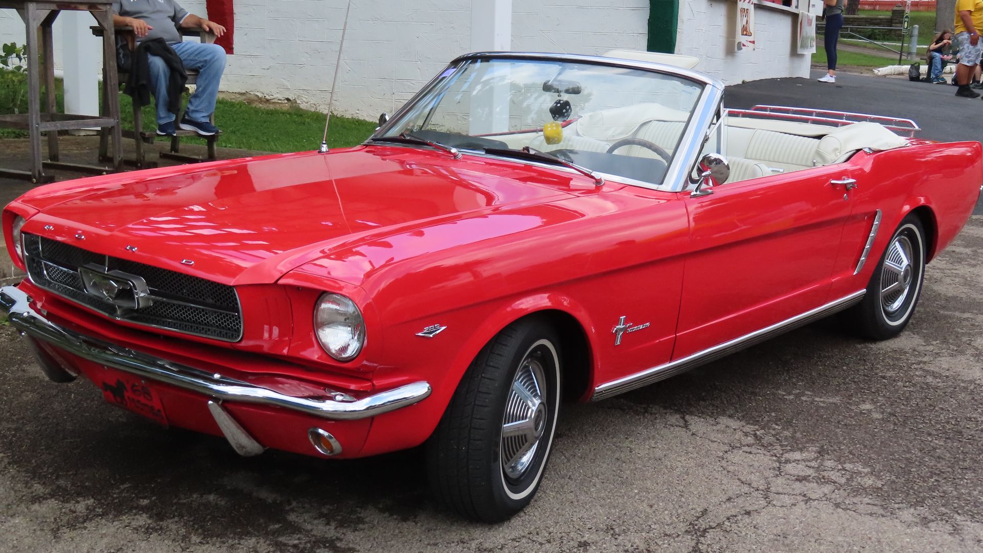 File:1965 Ford Mustang base convertible.jpg