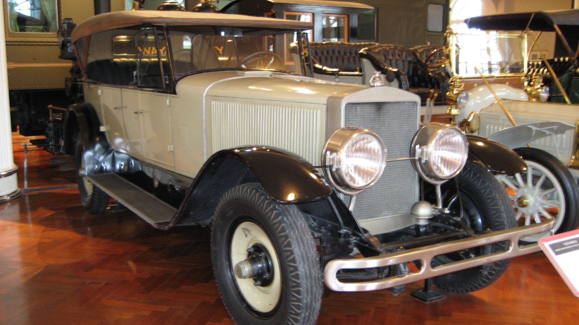 1924 Doble Model E at Henry Ford Museum.jpg
