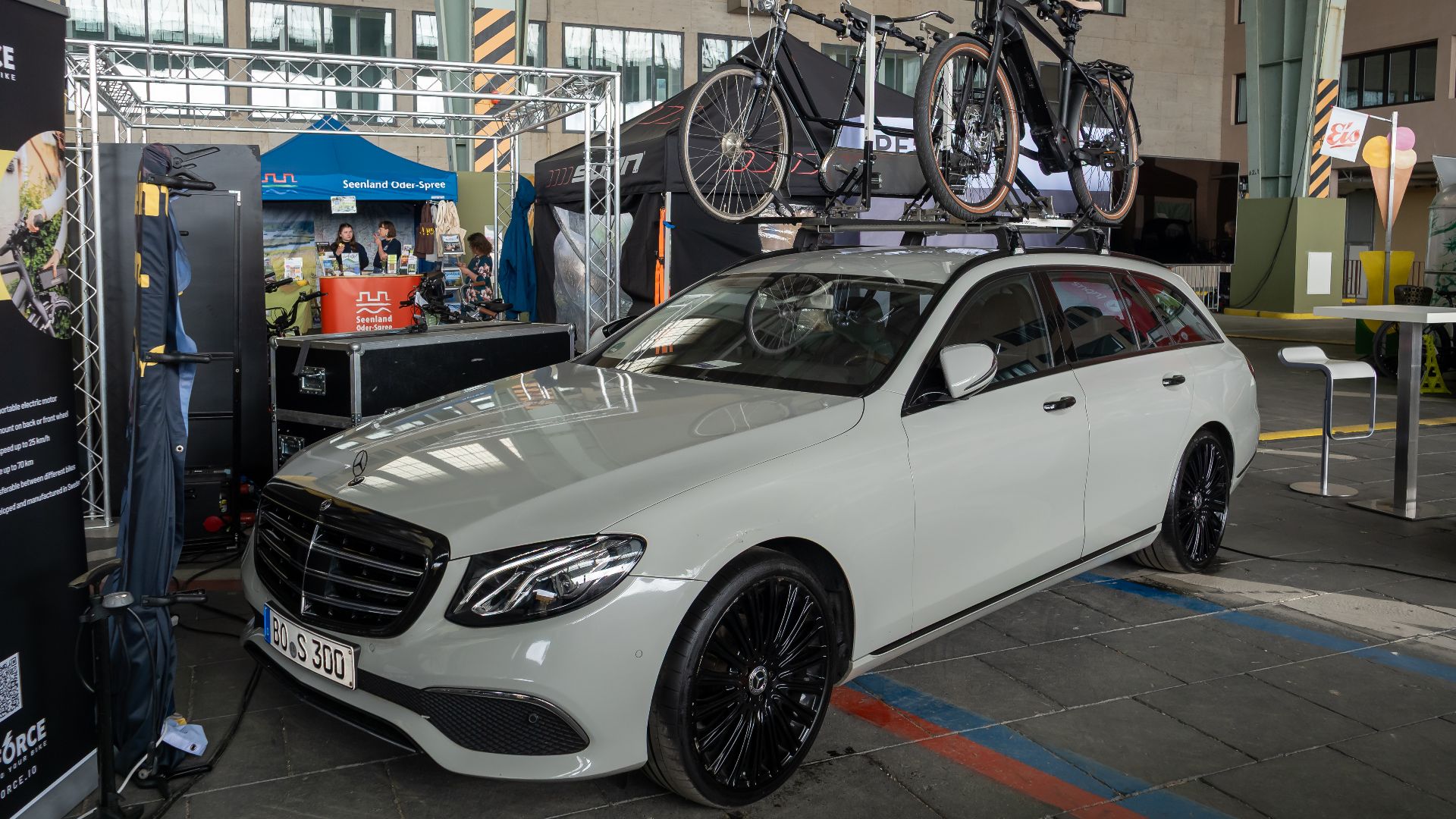 Roof rack for bicycle transport at VELOBerlin 2025