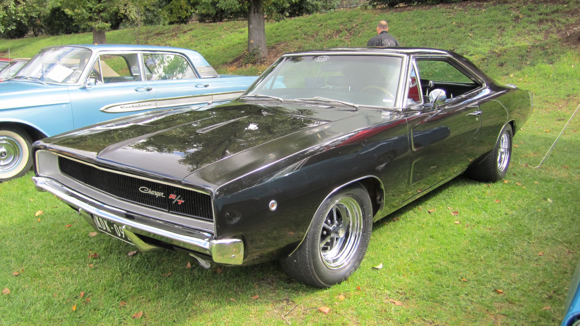 Coke bottle shape muscle car based on the Dodge Coronet made famous in the movie Bullitt.
RT got ; 335bhp 440 standard engine and 425bhp 426 Hemi option