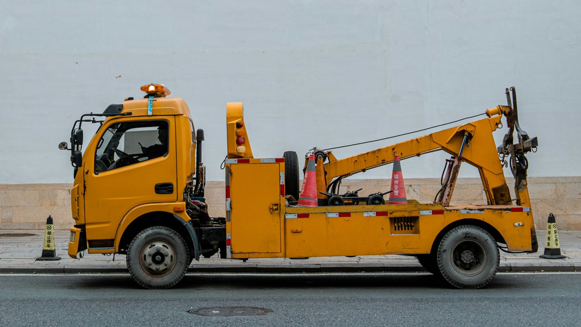 yellow and black heavy equipment