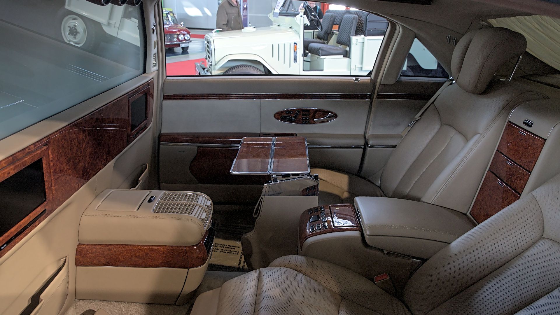 Maybach_62 at Retro Classics 2022