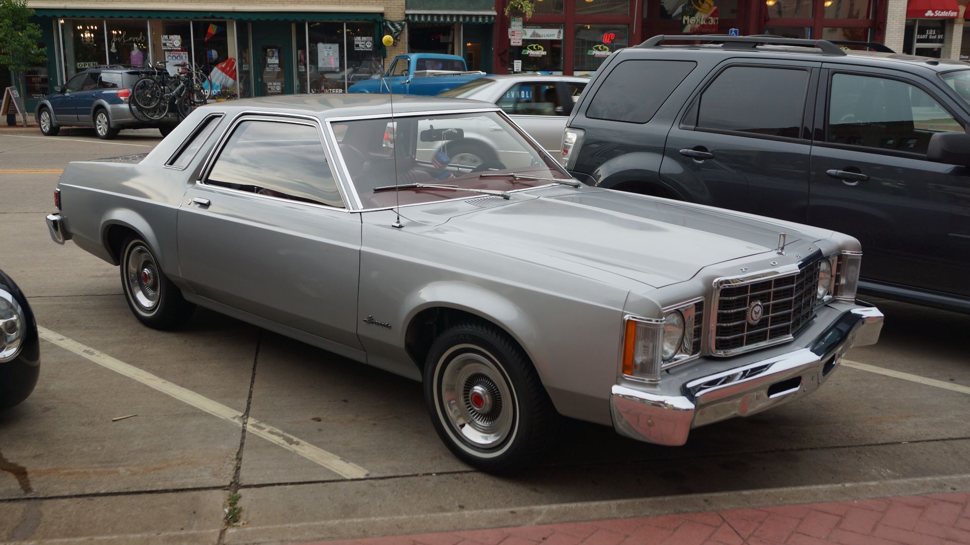 HISTORIC DOWNTOWN HASTINGS
CRUISE-IN & CLASSIC CAR SHOW
Hastings, Minnesota
June 30, 2018 

Click here for previous Hastings Cruise Night pictures
Click here for more car pictures at my Flickr site.
Or here for my Car Crazy Tumblr site.
Or on Twitter @DVS