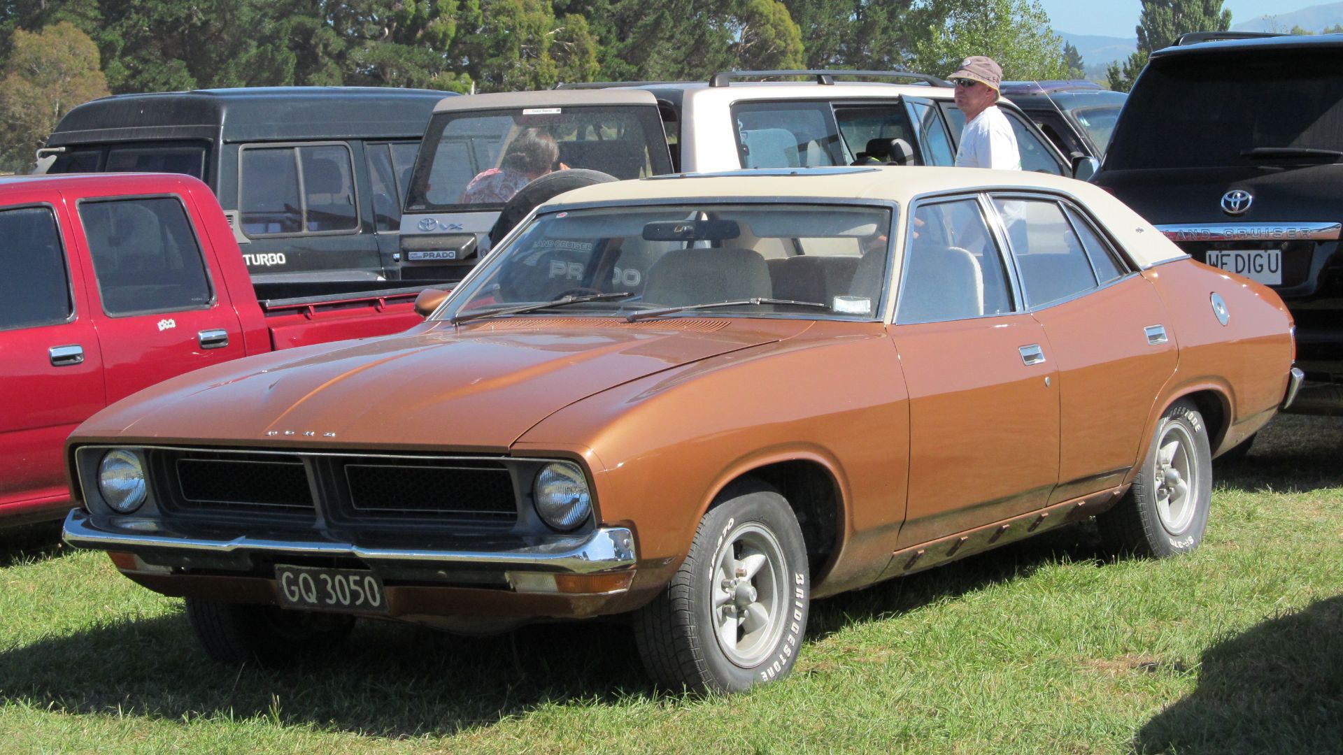 I quite liked this one, as it had some decent period mag wheels and it was finished in a very 70s colour. On a day like the day I photographed it you would be thankful for those sheepskin seat covers, rather than the baking hot standard vinyl seats...