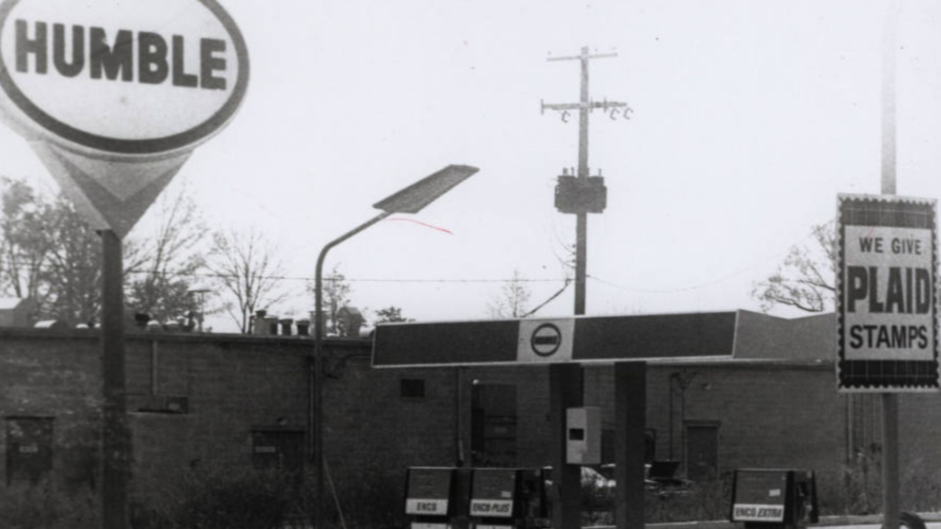 Humble-branded forecourt located in Gahanna, Ohio (early 1970's)