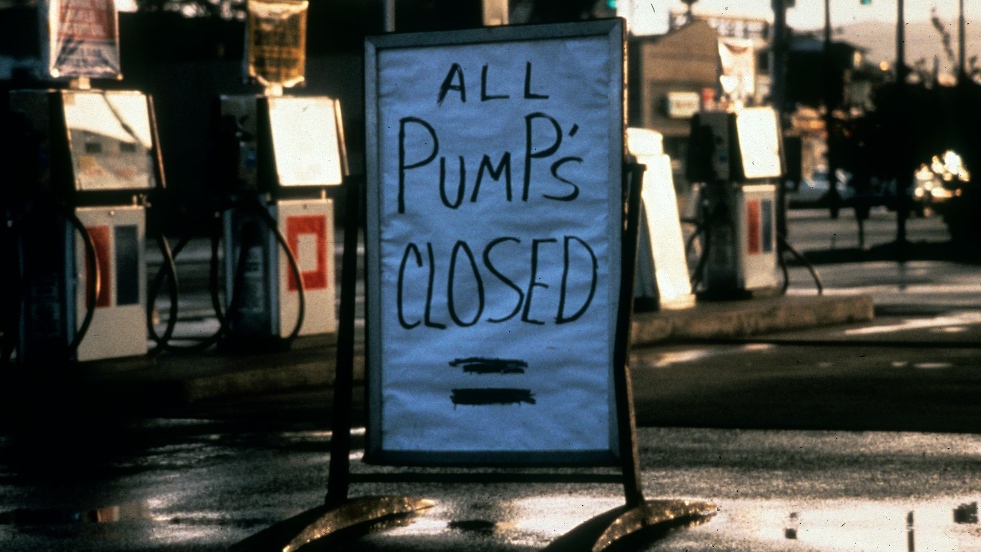Closed gas station in Seattle, Washington, U.S. during energy crisis. Source dates this as 1976, but the energy crisis was 1973, so that may be mistaken.